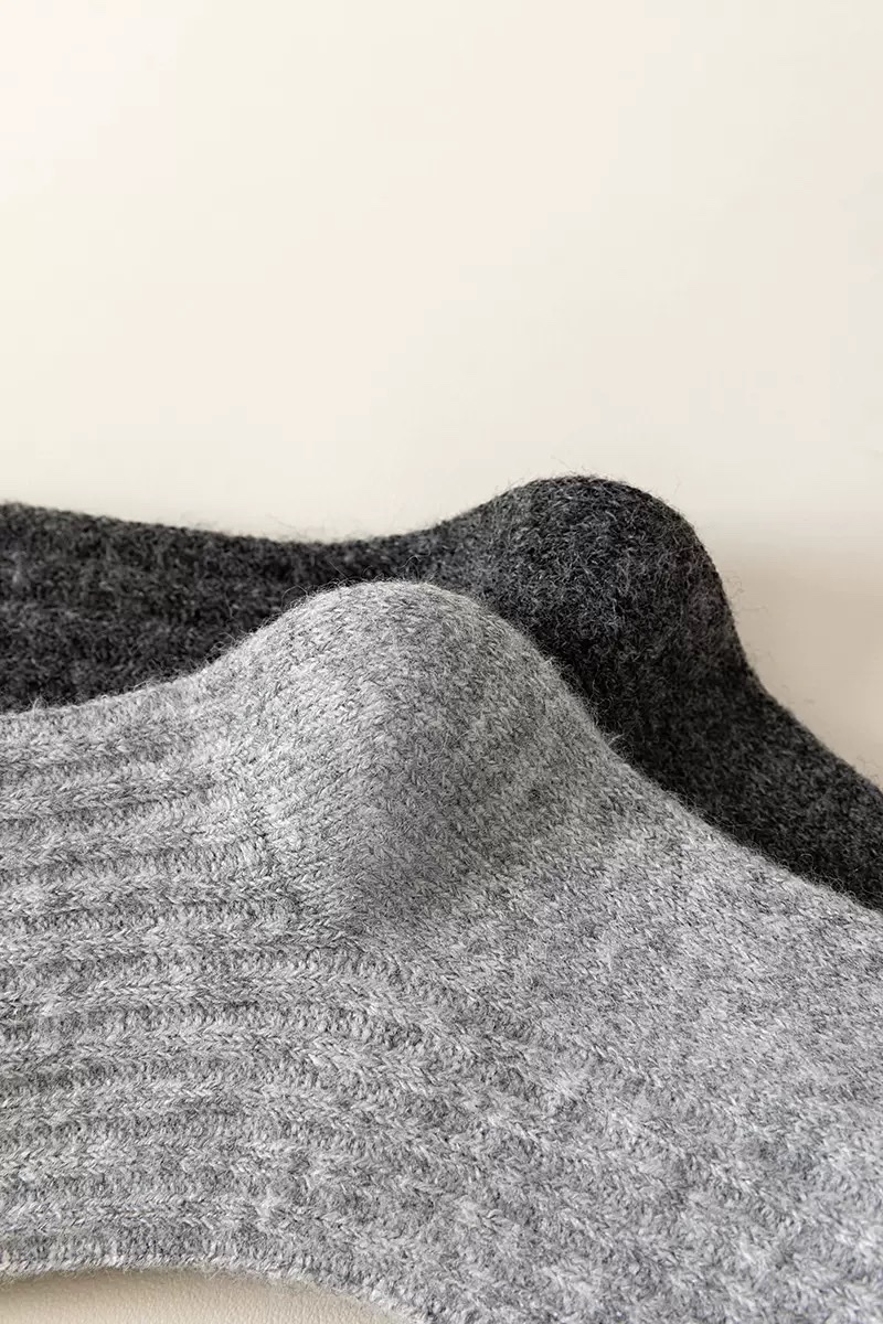Double-needle wool socks for men's autumn and winter, thickened and fleece casual business socks, comfortable, warm and simple medium to long cashmere socks detail image 7