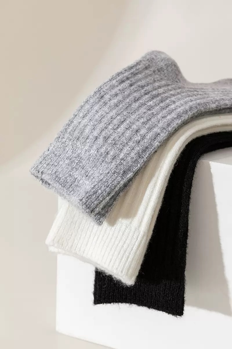 Double-needle wool socks for men's autumn and winter, thickened and fleece casual business socks, comfortable, warm and simple medium to long cashmere socks detail image 5