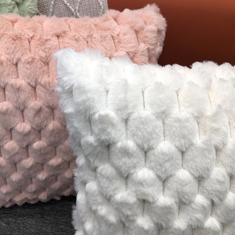 A versatile rabbit fur cream-style pillowcase for cross-border trade, with a retro French high-end feel. It is suitable for living room sofa cushions, backrests, and bed cushions detail image 2