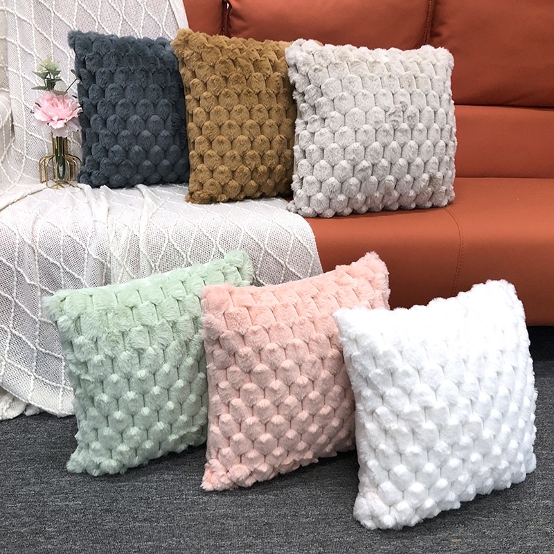 A versatile rabbit fur cream-style pillowcase for cross-border trade, with a retro French high-end feel. It is suitable for living room sofa cushions, backrests, and bed cushions detail image 1