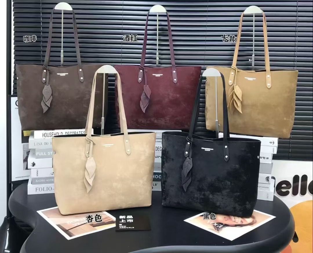 高档女士斜挎包手提包2025冬新款