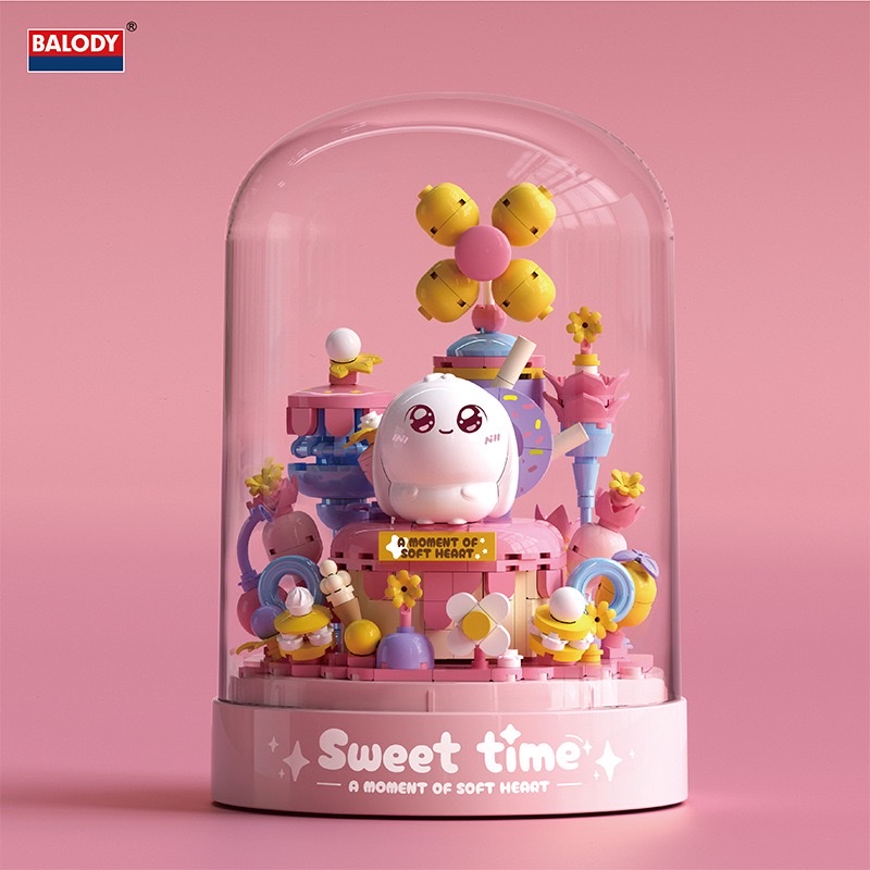 2025 New egg-shaped building block flower 3d stereoscopic display, strawberry balloon house building block assembly toy, children's educational assembly toy, birthday gift Application Scenario