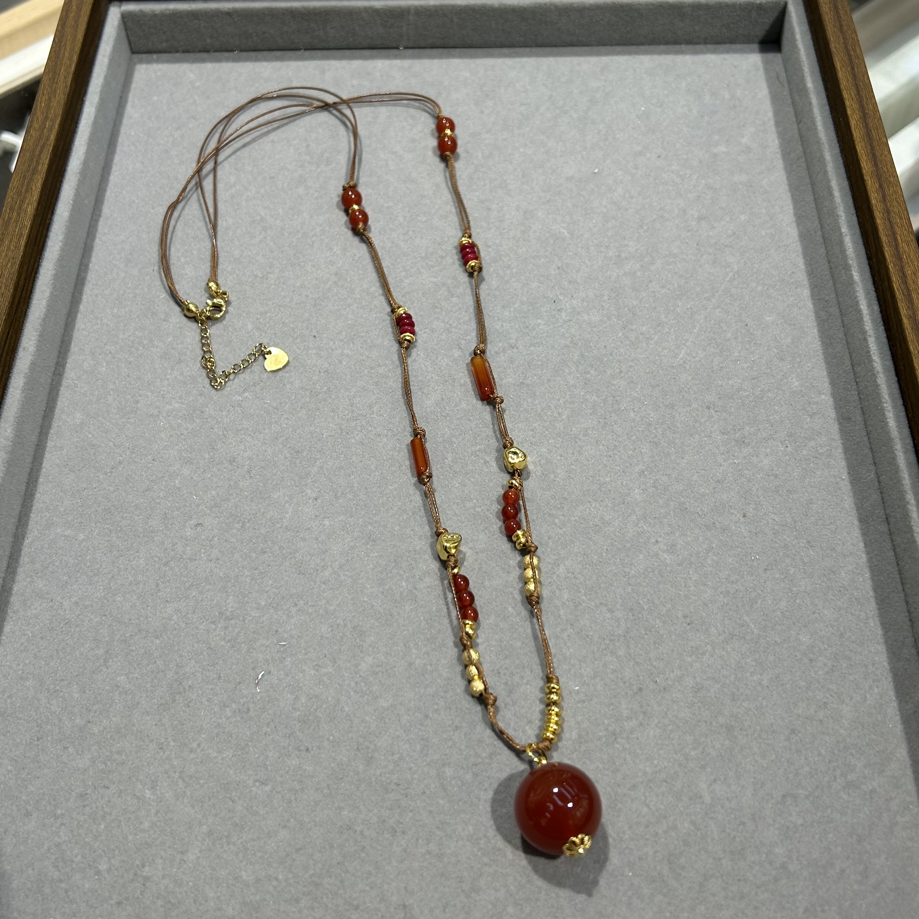 百搭高级感跨境非洲翠项链蜜蜡高级感玉石项链ins风白底实物图