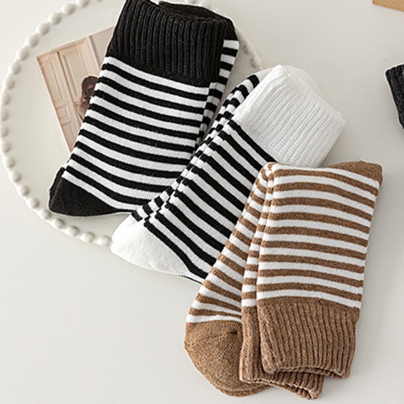 Autumn and winter socks: Coffee-colored striped loop socks, thickened warm home floor socks, Maillard non-tight mid-calf socks Application Scenario
