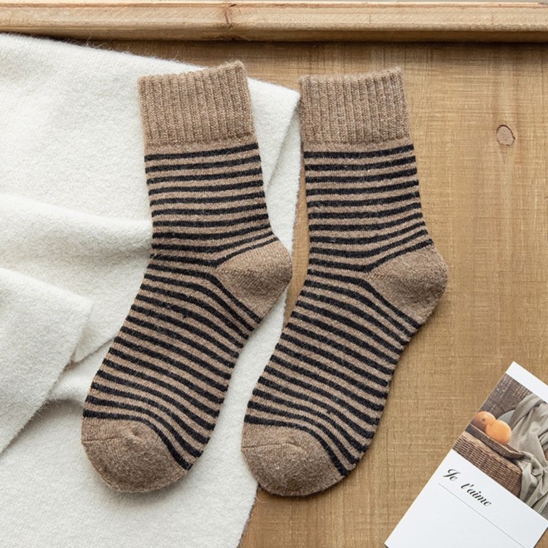 Autumn and winter socks: Coffee-colored striped loop socks, thickened warm home floor socks, Maillard non-tight mid-calf socks Item Picture