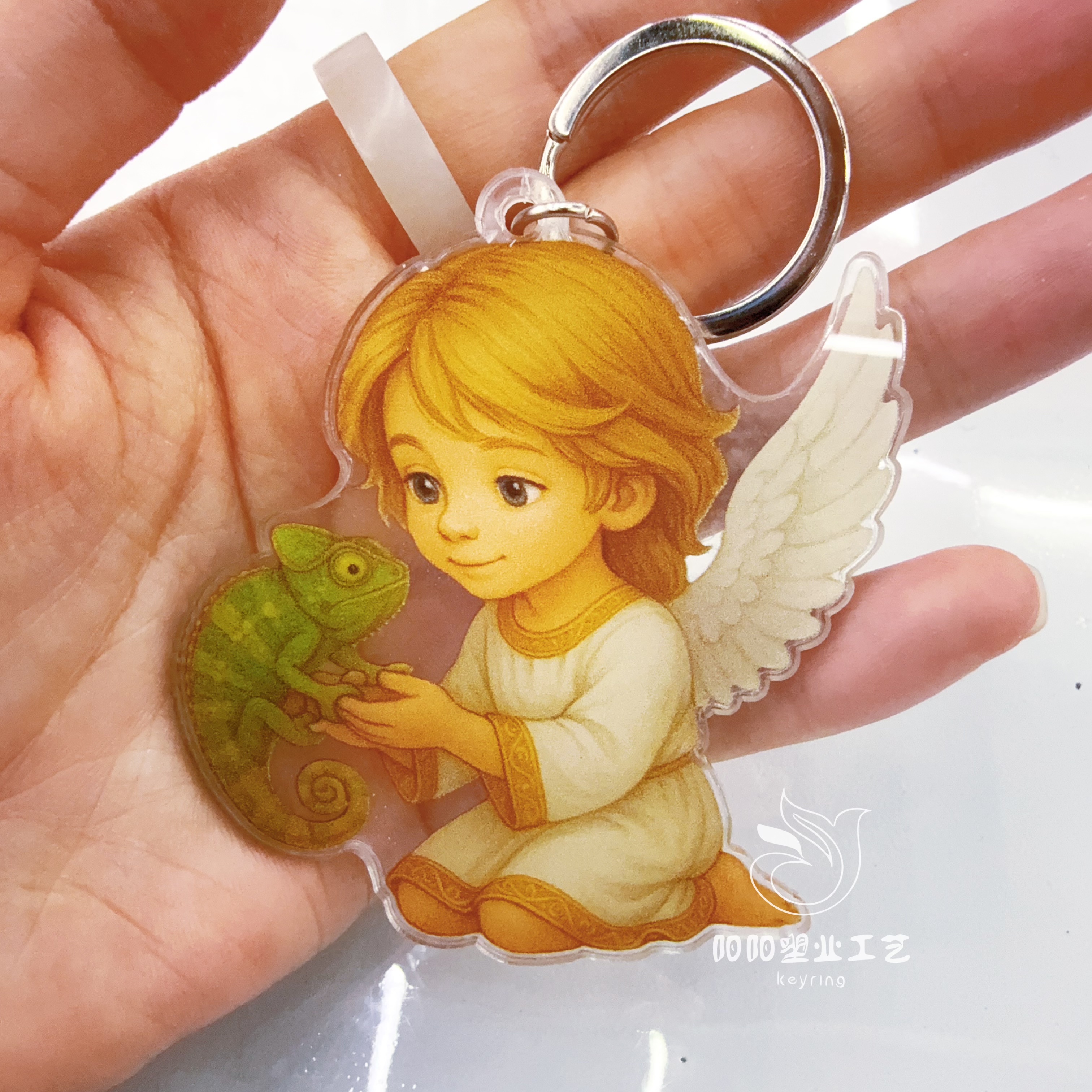 Customized acrylic keychains, anime cartoon accessories, standing signs, fridge magnets, and wholesale double-sided small gift pendants Application Scenario