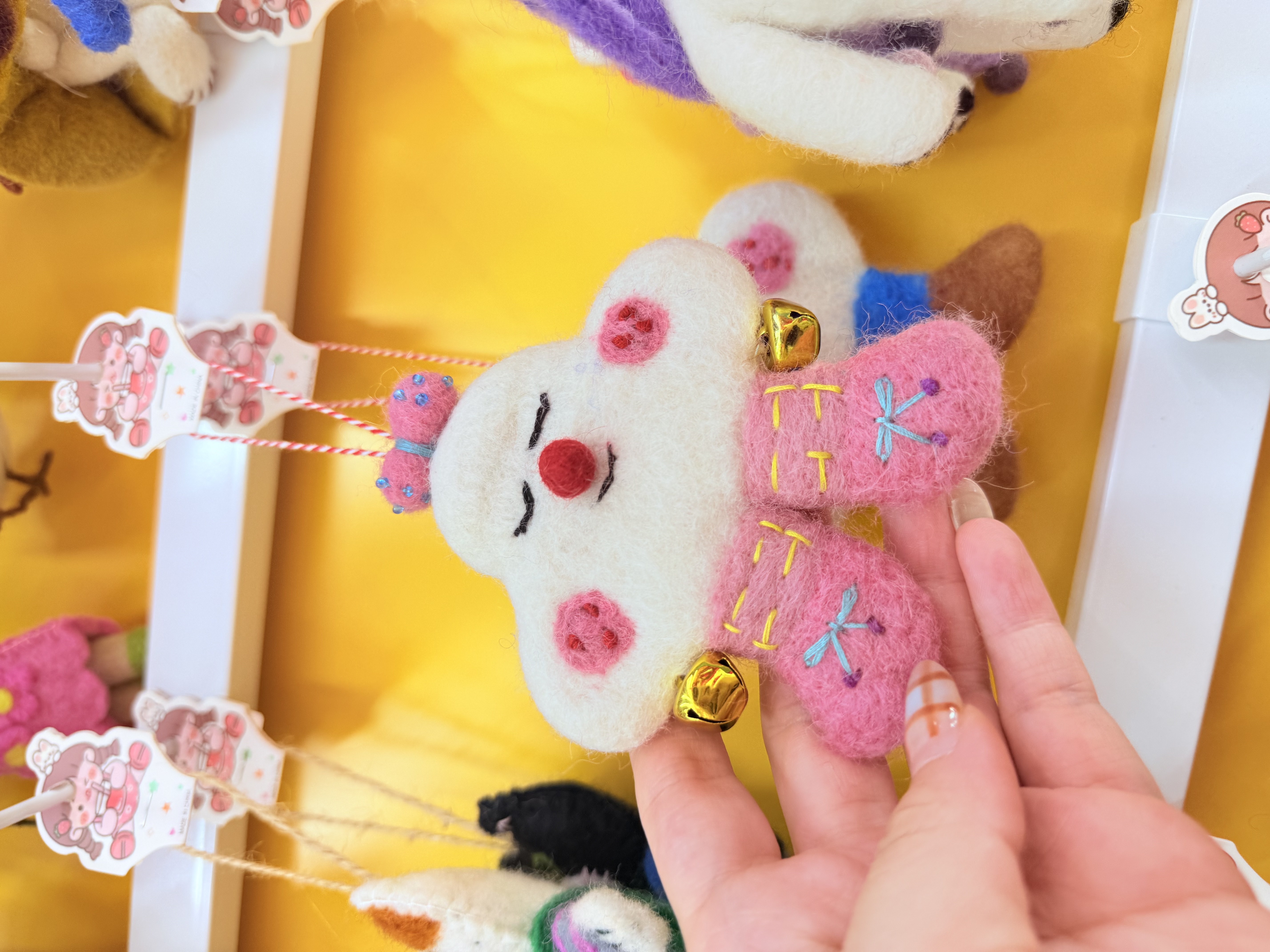 针织毛绒玩具创意潮流挂件可爱玩偶抱枕儿童礼物趣味布偶款式多样