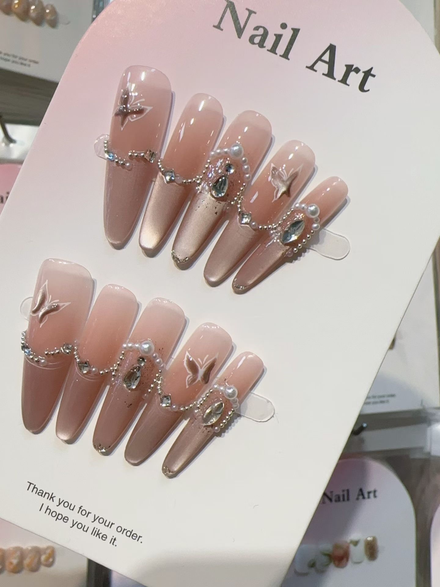 Pure handcrafted nail art, wearable nail art products, fashionable nail pads, convenient nail art, wearable nail pads, beautiful, long-lasting, applicable, multiple styles of wearable nail art Specification image