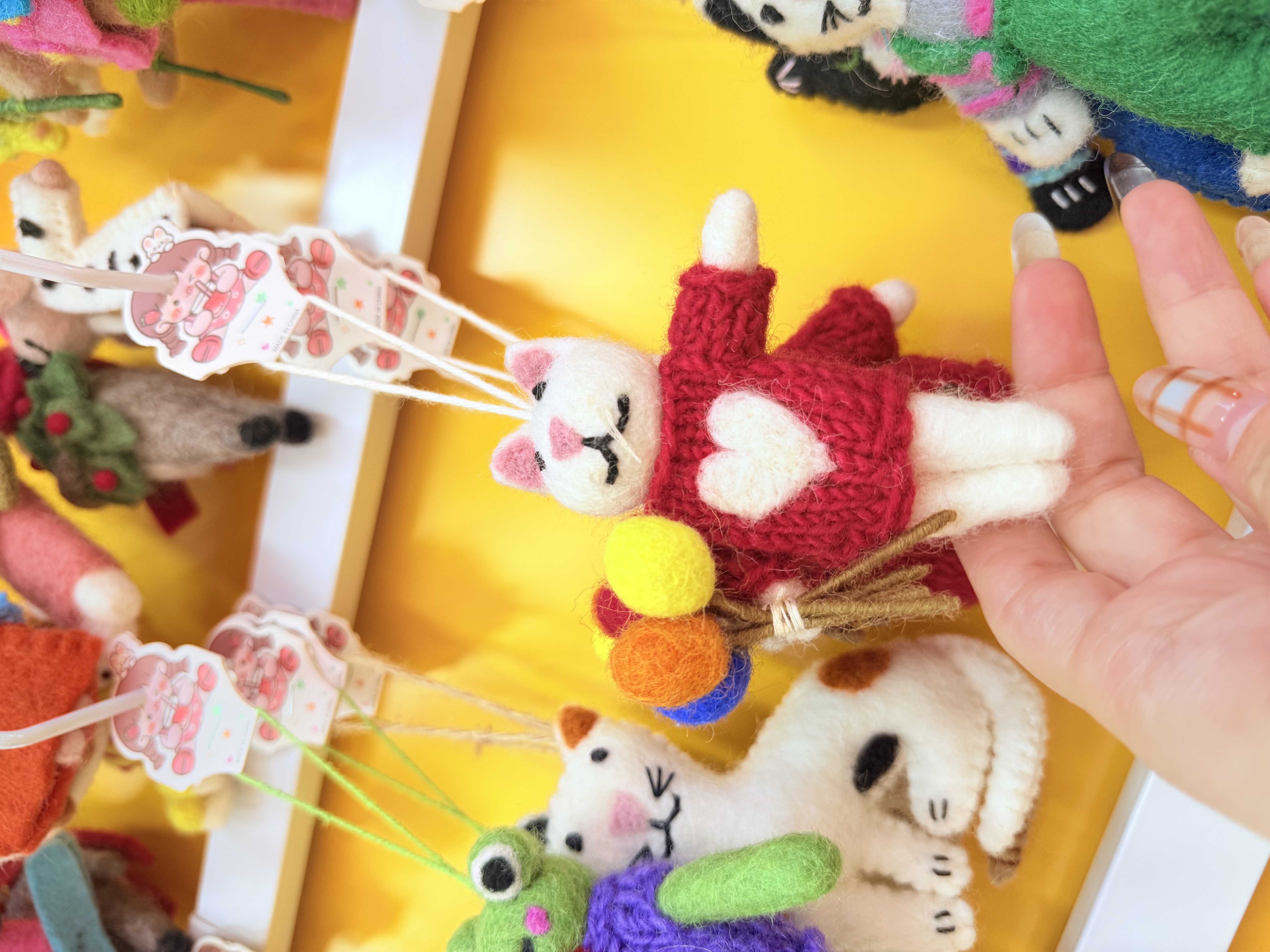 爱心兔子毛绒玩具创意潮流挂件可爱玩偶抱枕儿童礼物趣味玩偶挂饰