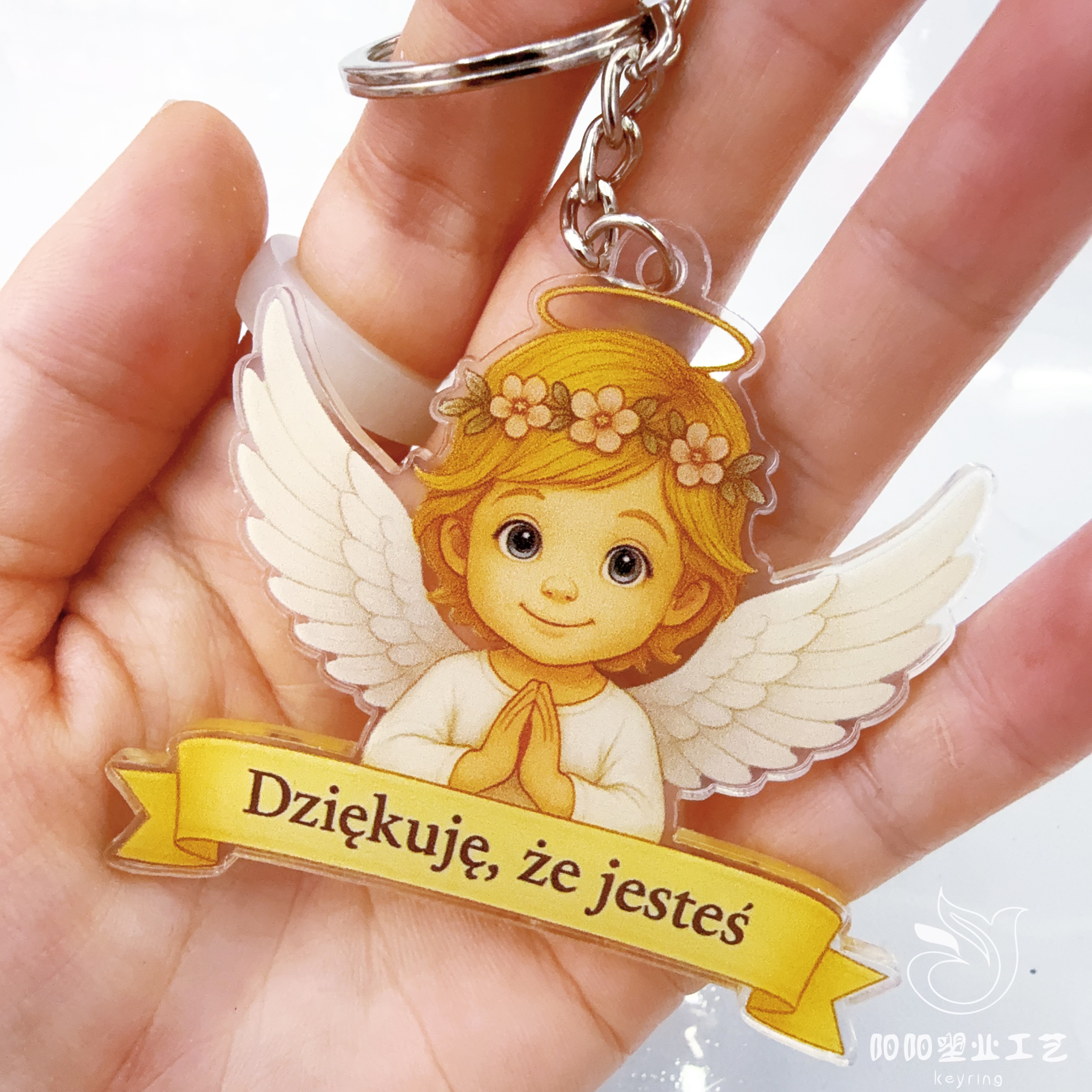 Keychain angel acrylic custom creative cartoon finely carved standing sign, key pendant, hanging decoration, anime double-layer rocking card, acrylic big head rocking card, acrylic big head rocking card Application Scenario