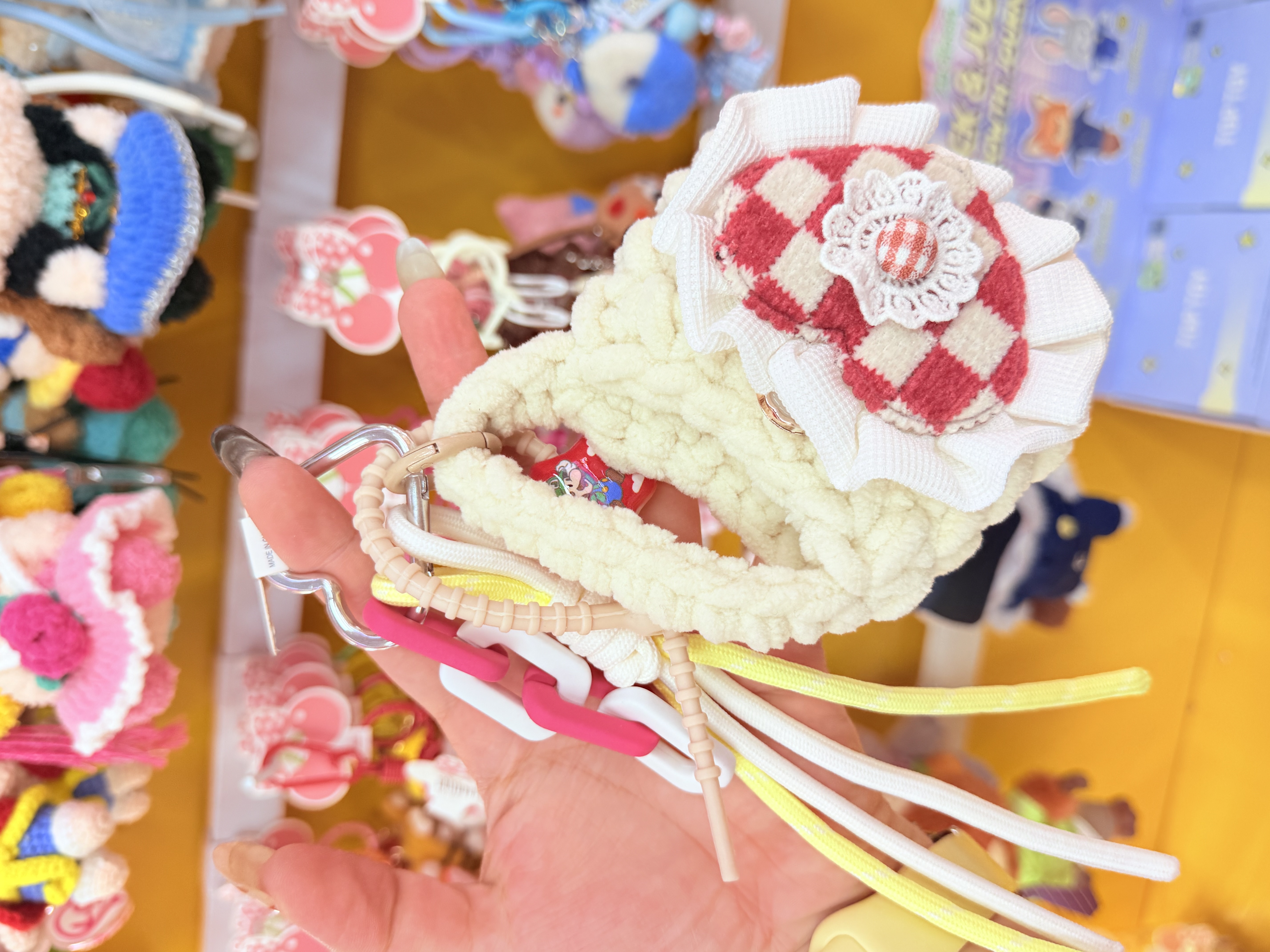 时尚短款手机链女款斜挎链挂绳珠子多彩简约潮流百搭手机挂绳长款适用