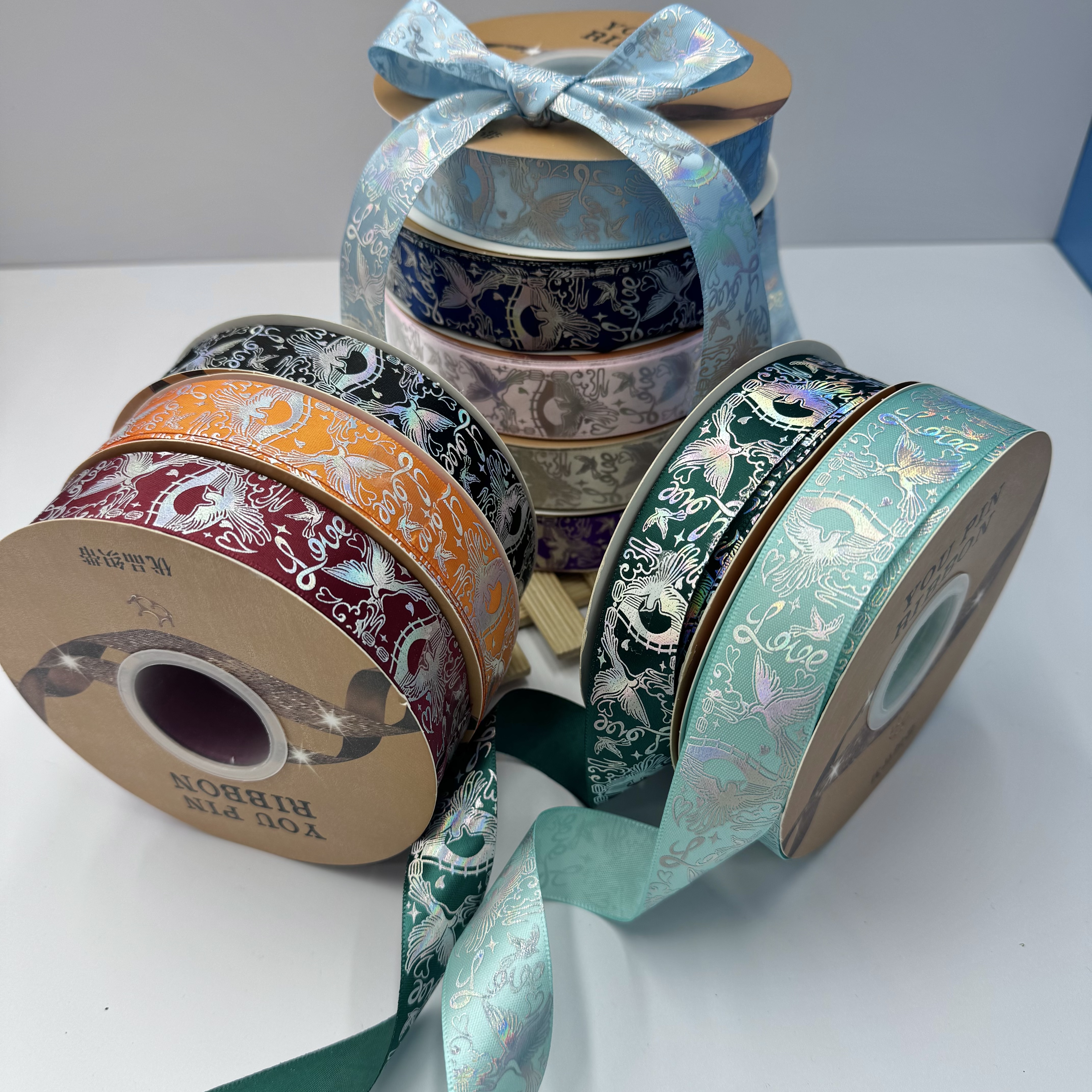 2.5cm wide best-selling plain silver silk satin gift box, ribbon bow, factory direct sales, bar tray ribbon, wedding candy box, flower packaging ribbon Item Picture