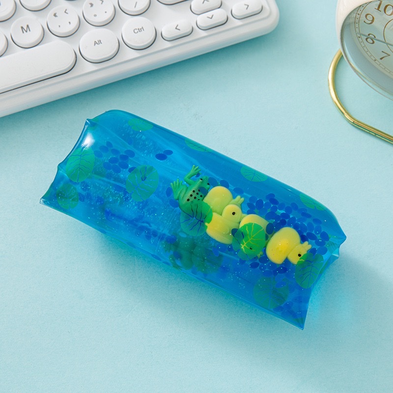 Factory direct sales of creative prank smooth toys, spoof props for adults to relieve stress and vent water balloons, and water snake toys that can't be caught Application Scenario