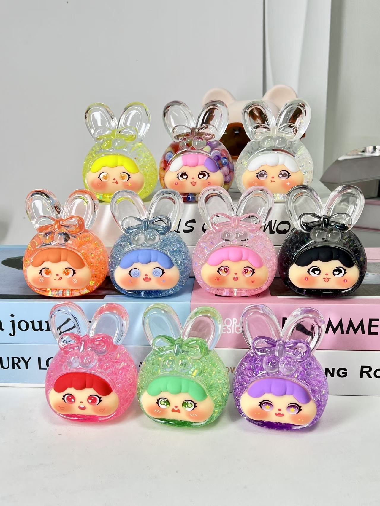 亚克力入油长耳兔流沙瓶摆件盲盒对对碰网红爆款夜光泡珠桌面摆件批发