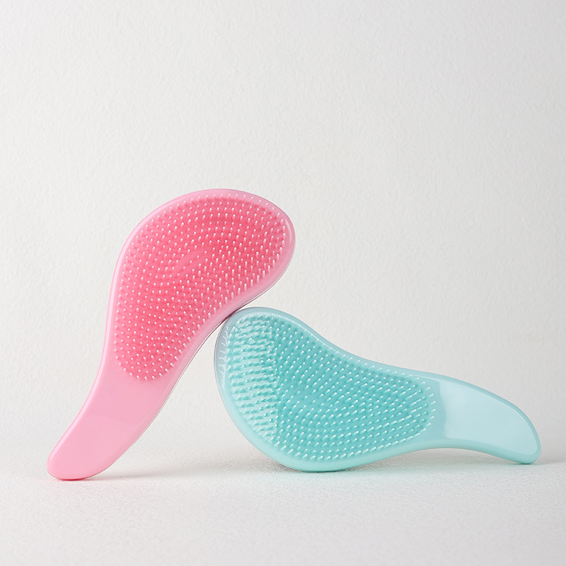 The multi-functional hair smoothing massage comb for beauty, makeup and hair care is suitable for the care of boys, girls and children