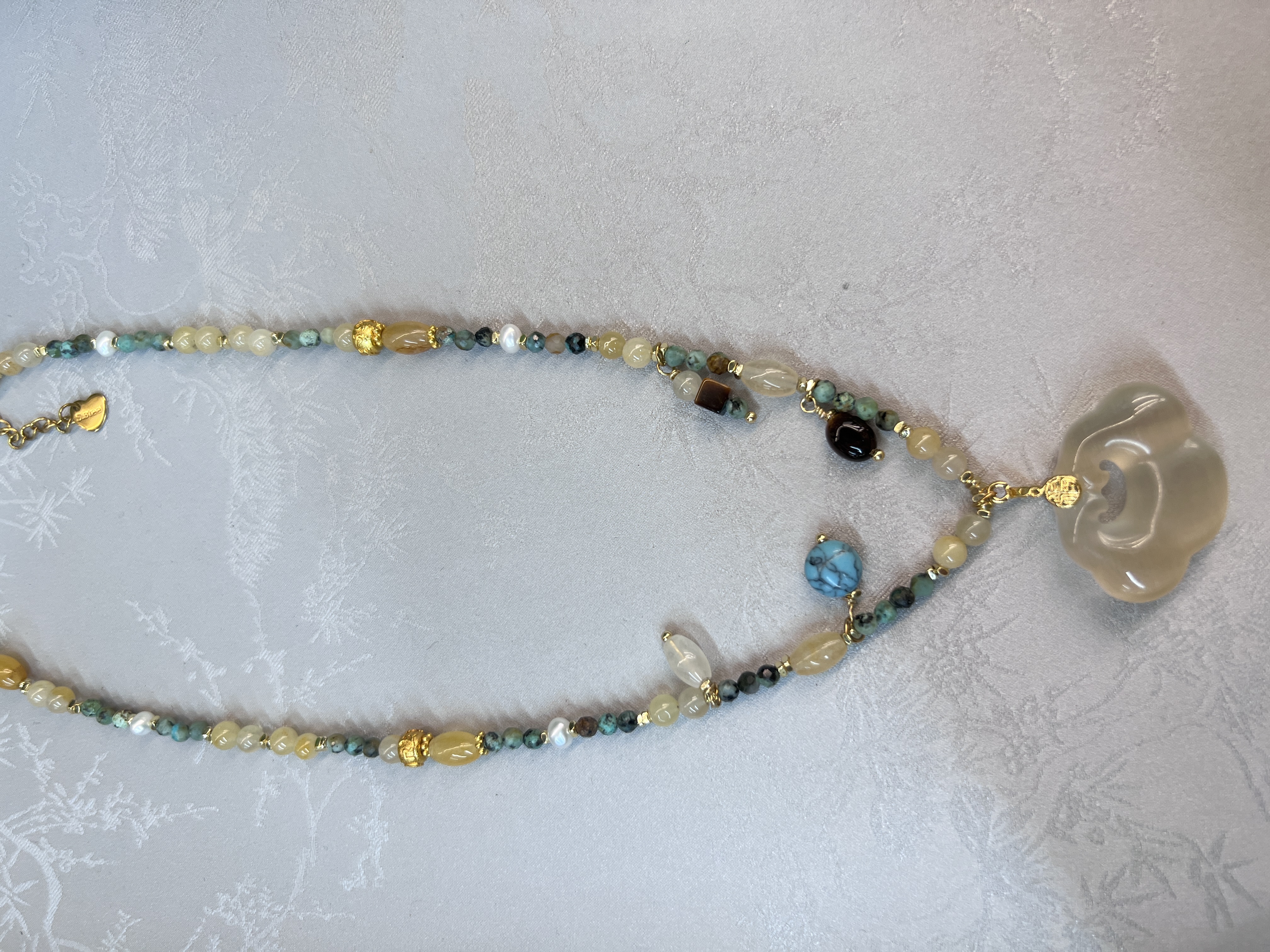 Natural stone jewelry necklace with pearl decoration, fashionable, simple and versatile jewelry for women and men couples