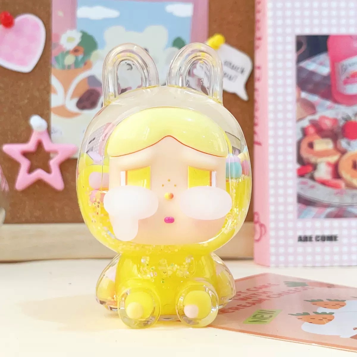 New cute crying rabbit, ugly and adorable flowing sand in oil acrylic bestseller, trendy toy, creative decoration, table setting gift Application Scenario