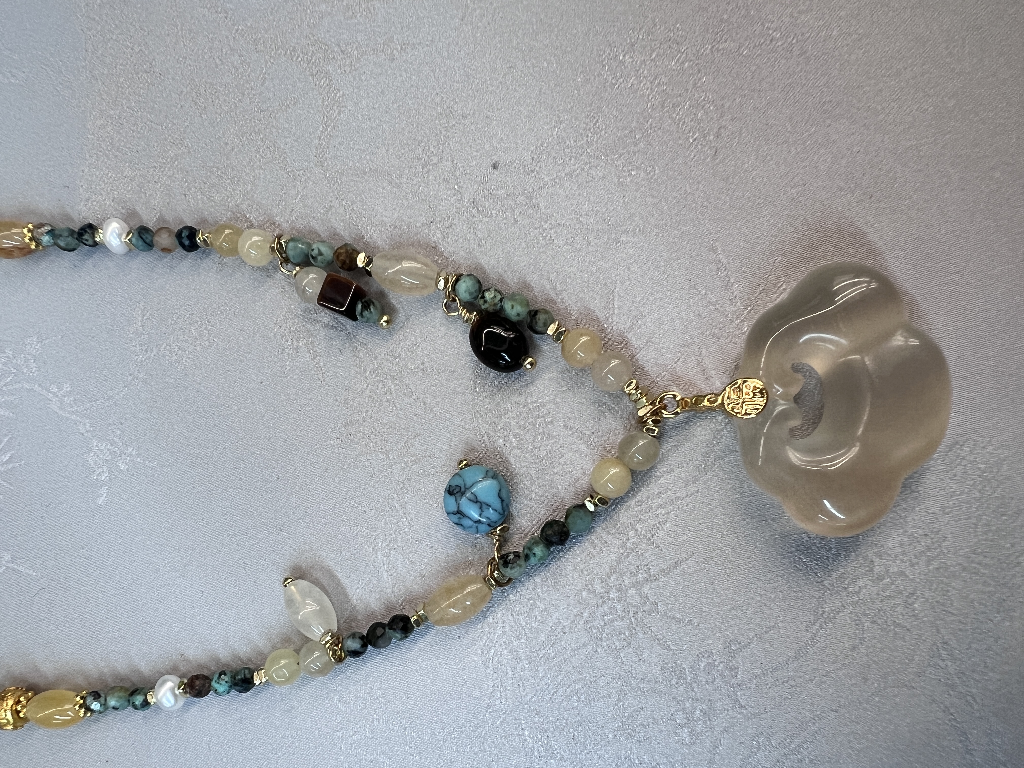 Natural stone jewelry necklace with pearl decoration, fashionable, simple and versatile jewelry for women and men couples detail image 2