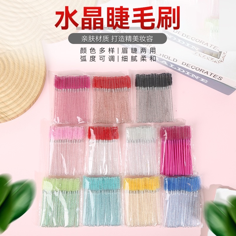 Crystal mascara brushes are in stock and available for wholesale. They are solid and can be used for both eyebrows and eyelashes, as well as colored makeup tools like mascara combs details Picture