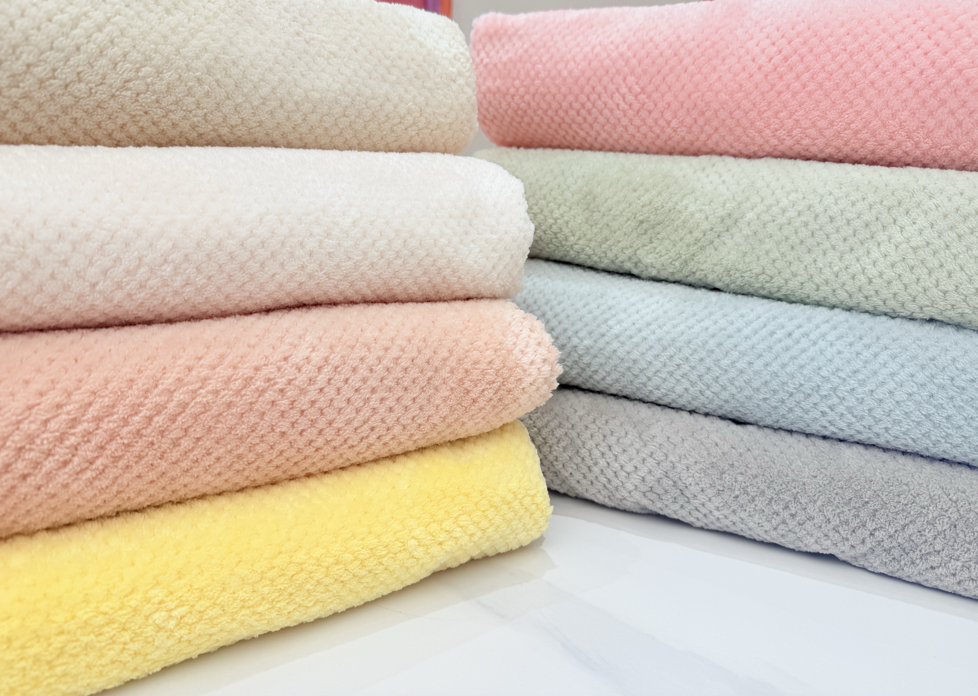 厂家外贸现货供应菠萝格贝贝绒双面 毛巾布秋冬睡衣浴巾家居鞋子布料 针织布料