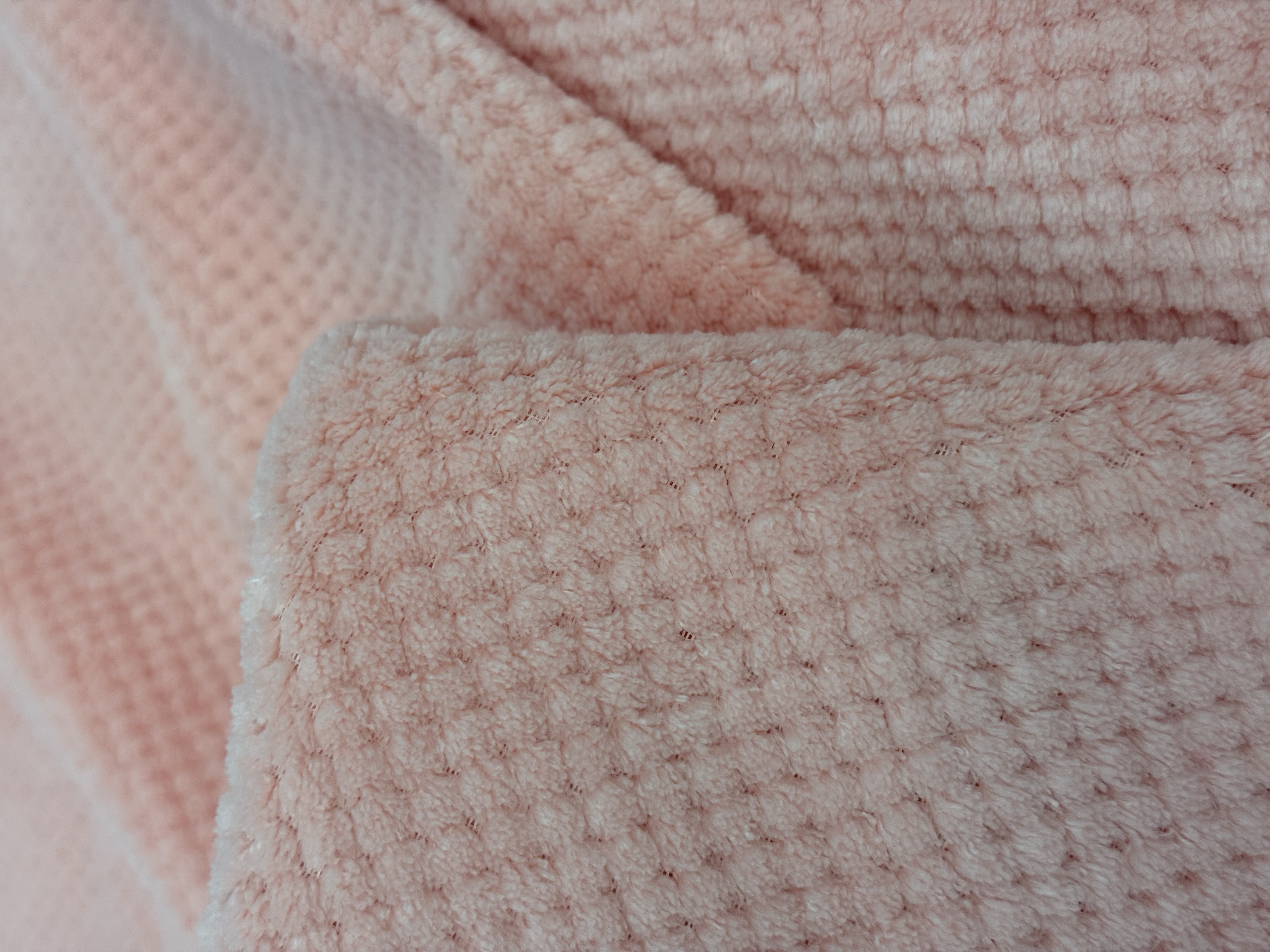 Our factory offers a wide range of products in stock for export, including teak, Beibei velvet, double-sided towel fabric, autumn and winter pajamas, bath towels, home shoes, and knitted fabrics details Picture