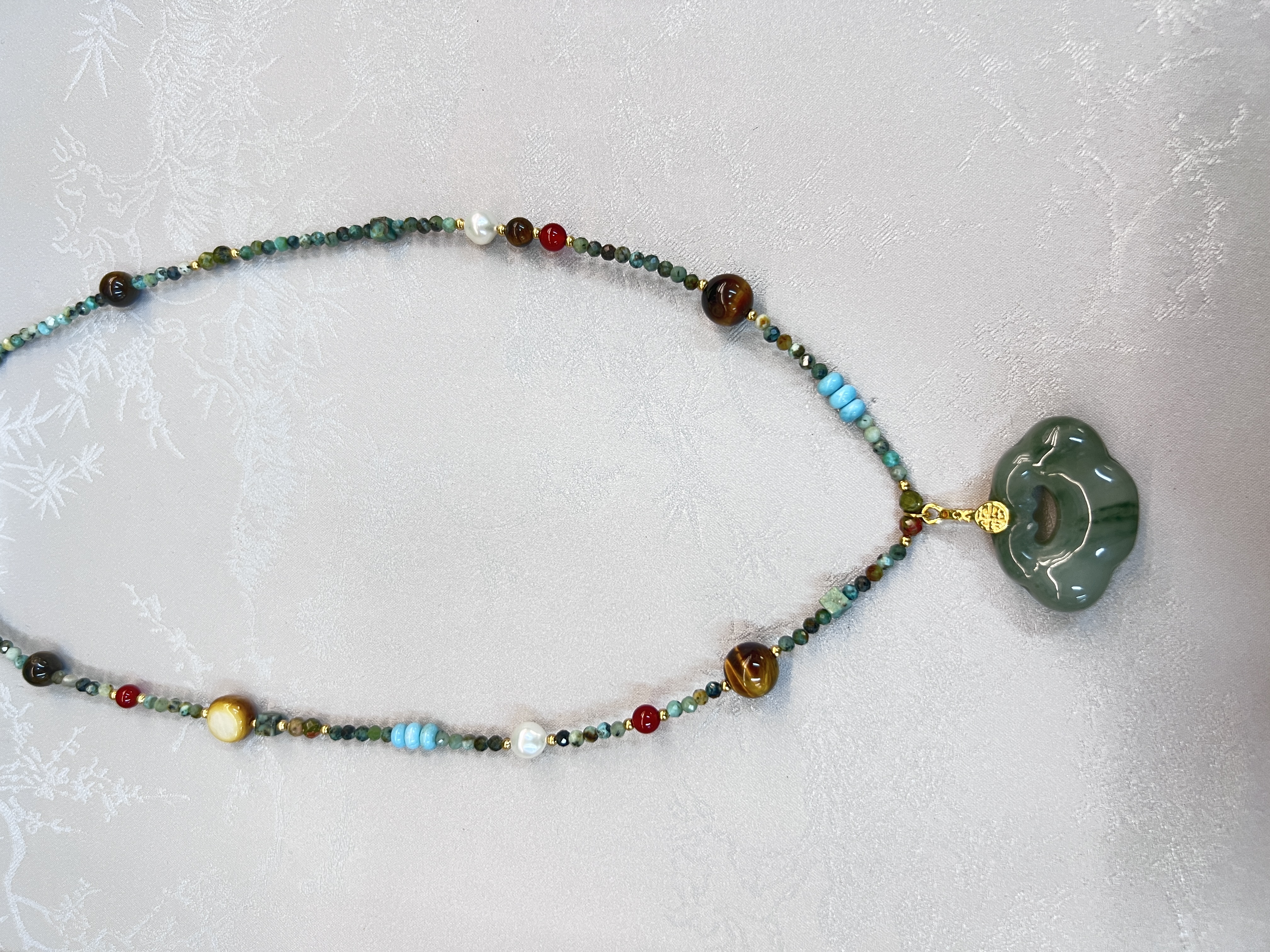 Trendy natural stone jewelry, Ruyi necklace, titanium steel decoration, simple and versatile, fashionable jewelry for both men and women