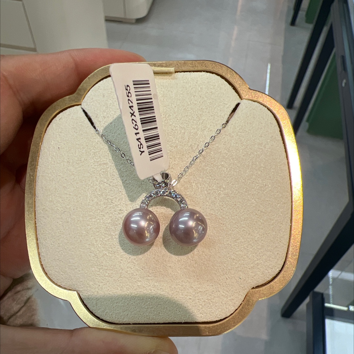 Purple pearl necklace for women is fashionable, simple and versatile. It's a great gift