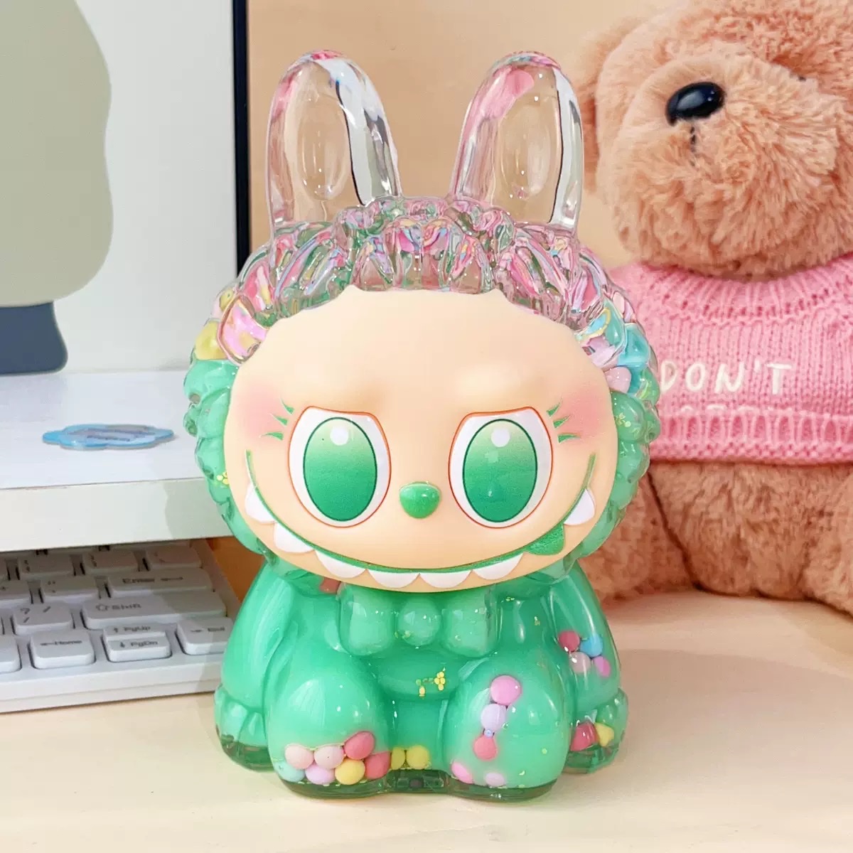 A creative cartoon acrylic small gift blind box with the same style as Douyin, featuring a huge and oversized flowing sand oil desktop decoration Item Picture