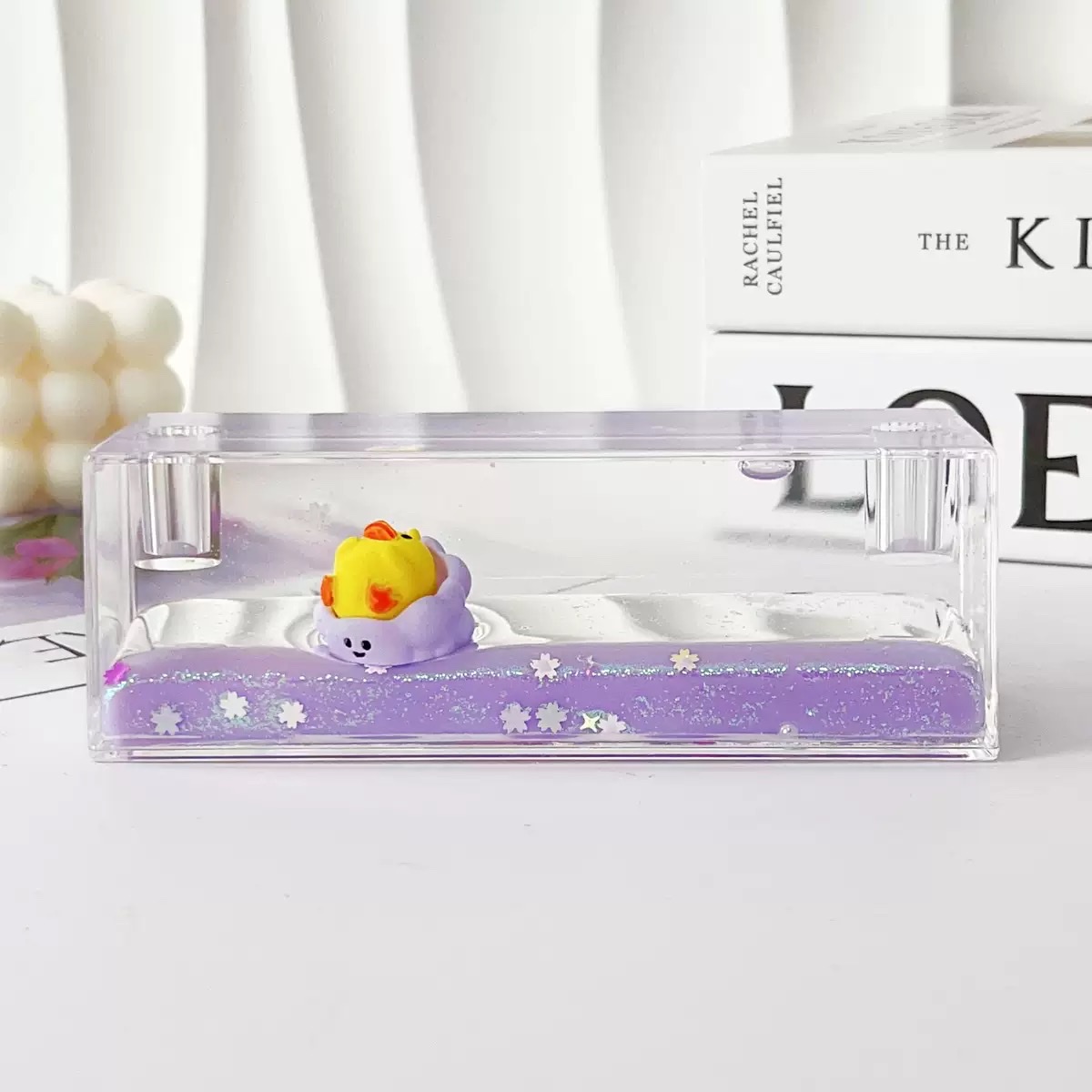 Large rectangular cartoon creative figurines in oil, floating liquid, flowing sand, table decorations, pressure-relieving oil dripping, decorative gift blind boxes Item Picture