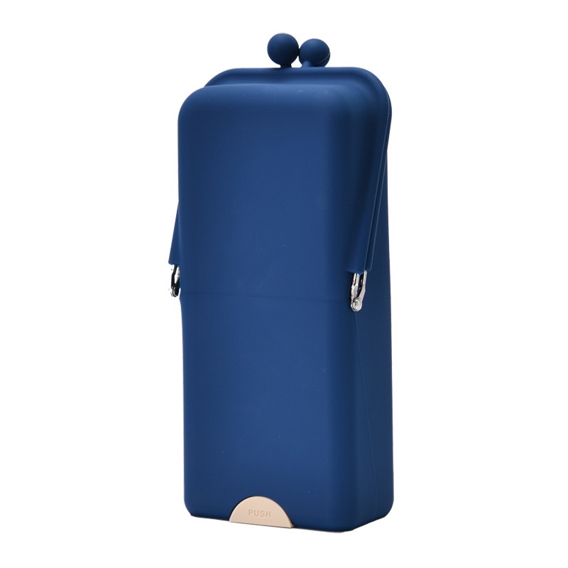 Large-capacity solid-color folding silicone pen case, office desk, stationery storage, multi-functional silicone stationery box, also customizable logo Application Scenario