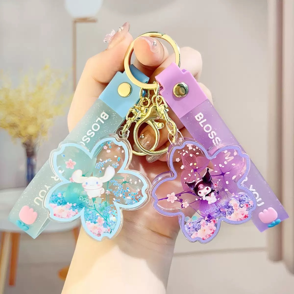 Crystal Sanrio flower sand keychain, cute Kuromi pendant, exquisite women's schoolbag, cinnamon dog gift blind box