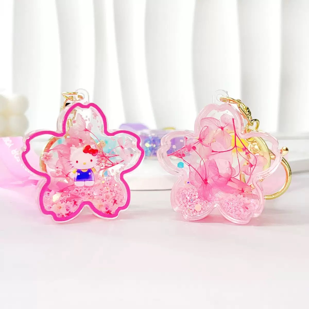 Crystal Sanrio flower sand keychain, cute Kuromi pendant, exquisite women's schoolbag, cinnamon dog gift blind box detail image 4