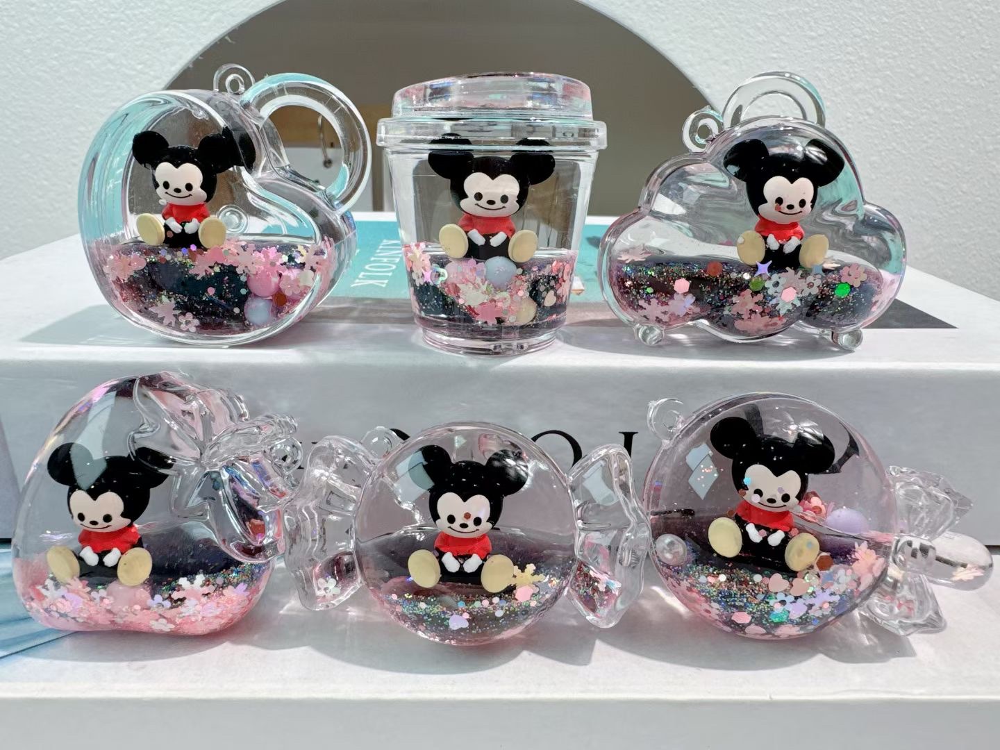 跨境爆款迪士尼流沙瓶钥匙扣挂件可爱卡通入油爆闪书包挂饰米奇米妮唐老鸭维尼熊挂件批发详情图2