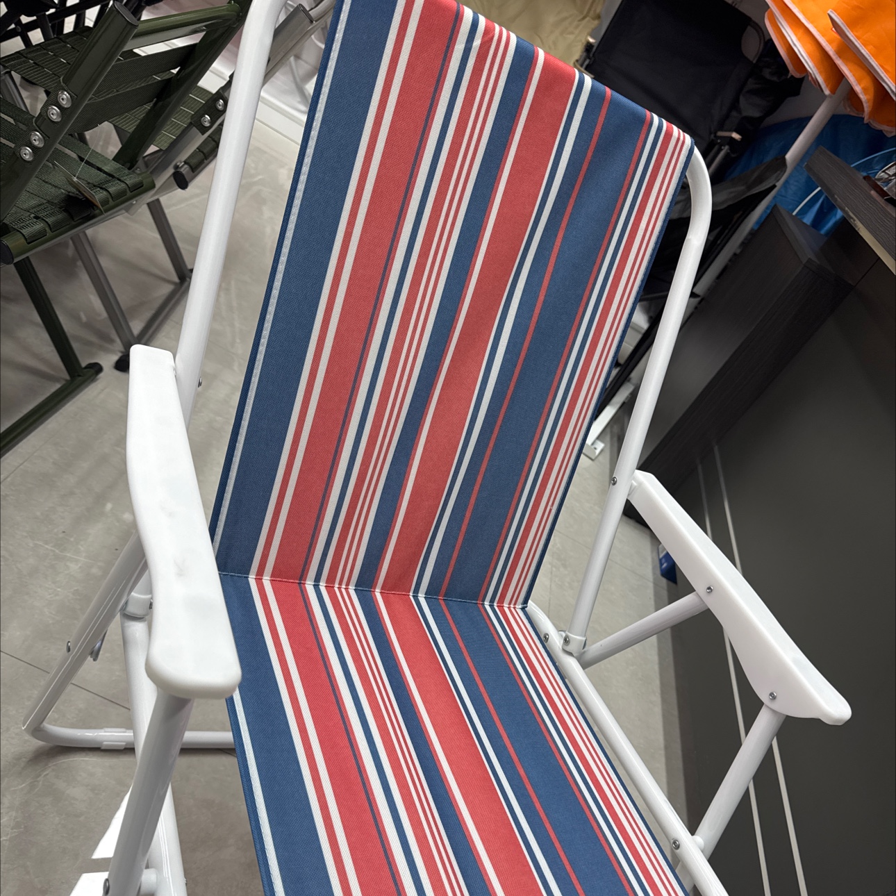 Outdoor products, camping tables and chairs, portable folding camping vehicle special chairs, picnic and leisure multi-functional lightweight chairs, outdoor products Application Scenario