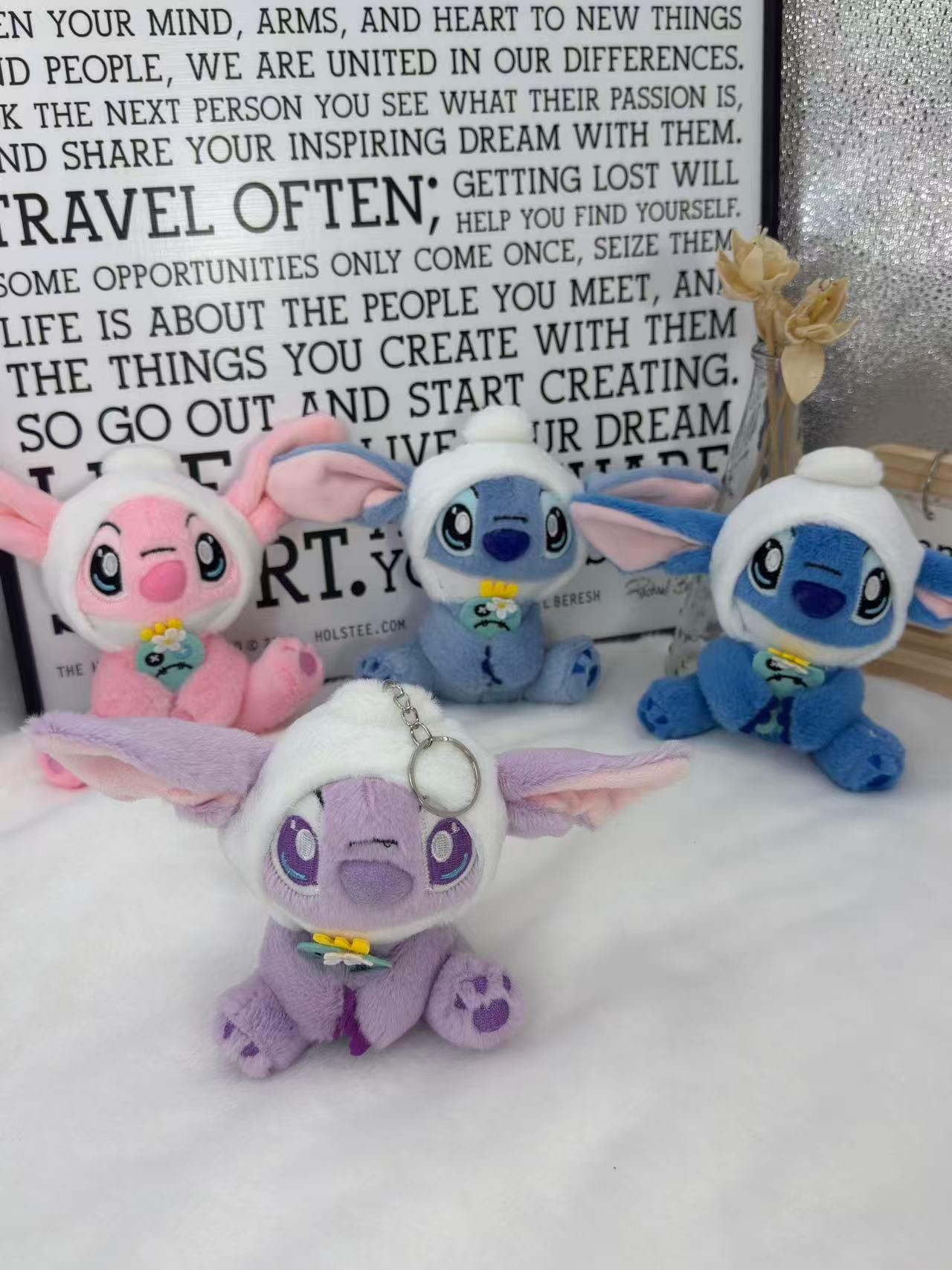 抱小金史迪仔毛绒玩具玩偶