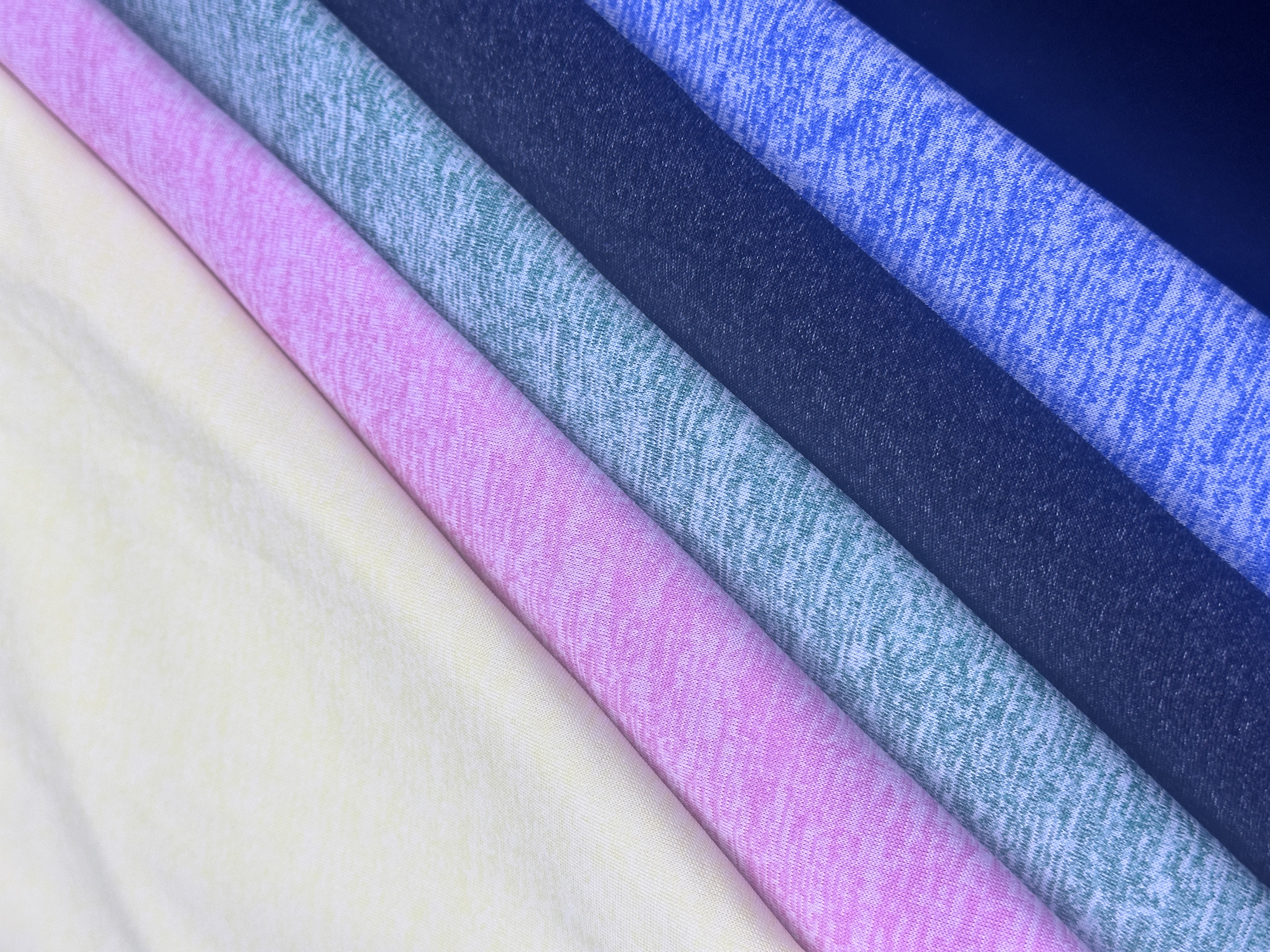 Sport quick-drying fabric sport suit, casual polyester details Picture