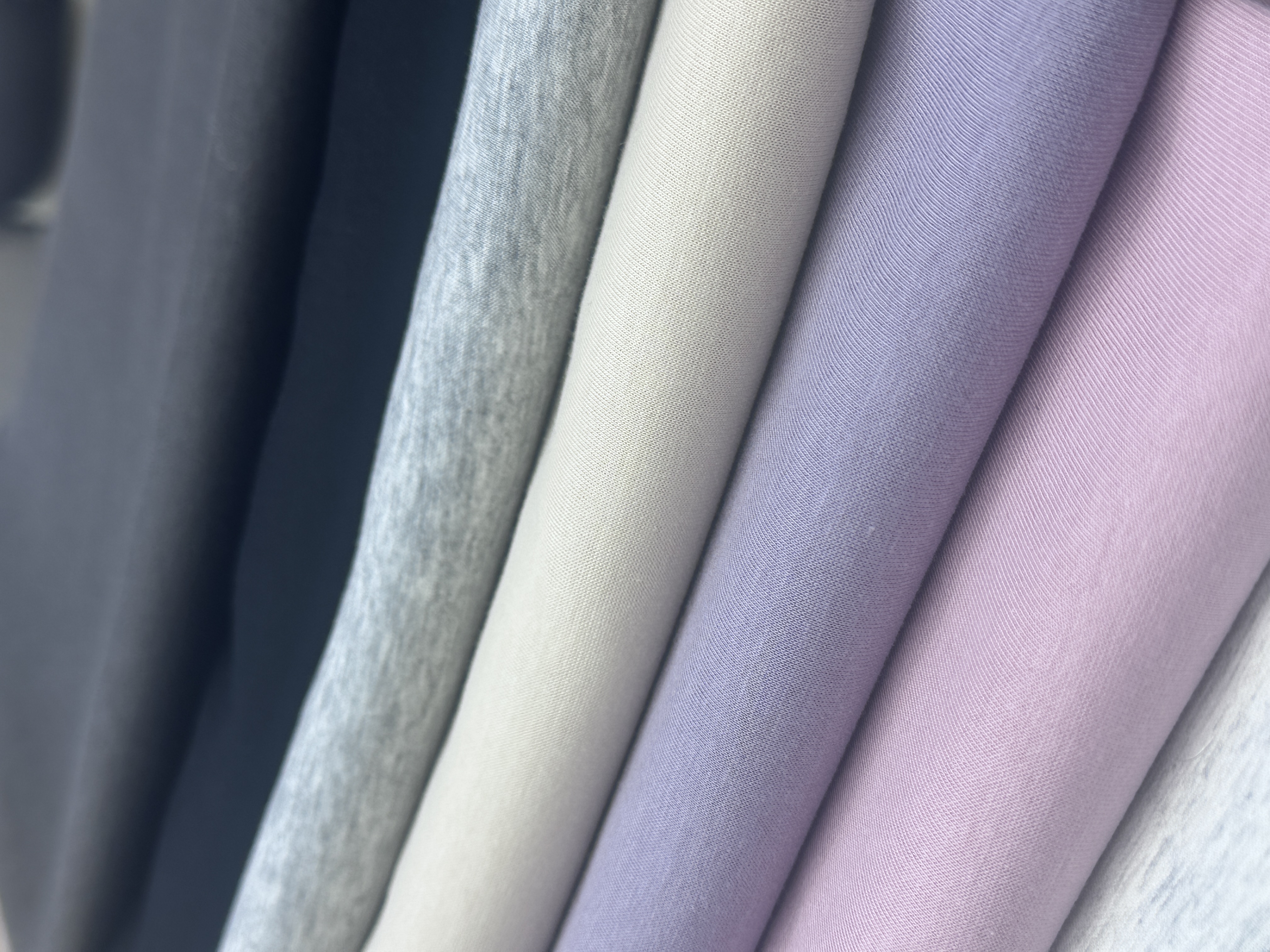 潮牌休闲套装卫衣面料新款曼巴棉精梳涤棉高弹空气层面料舒适透气细节图