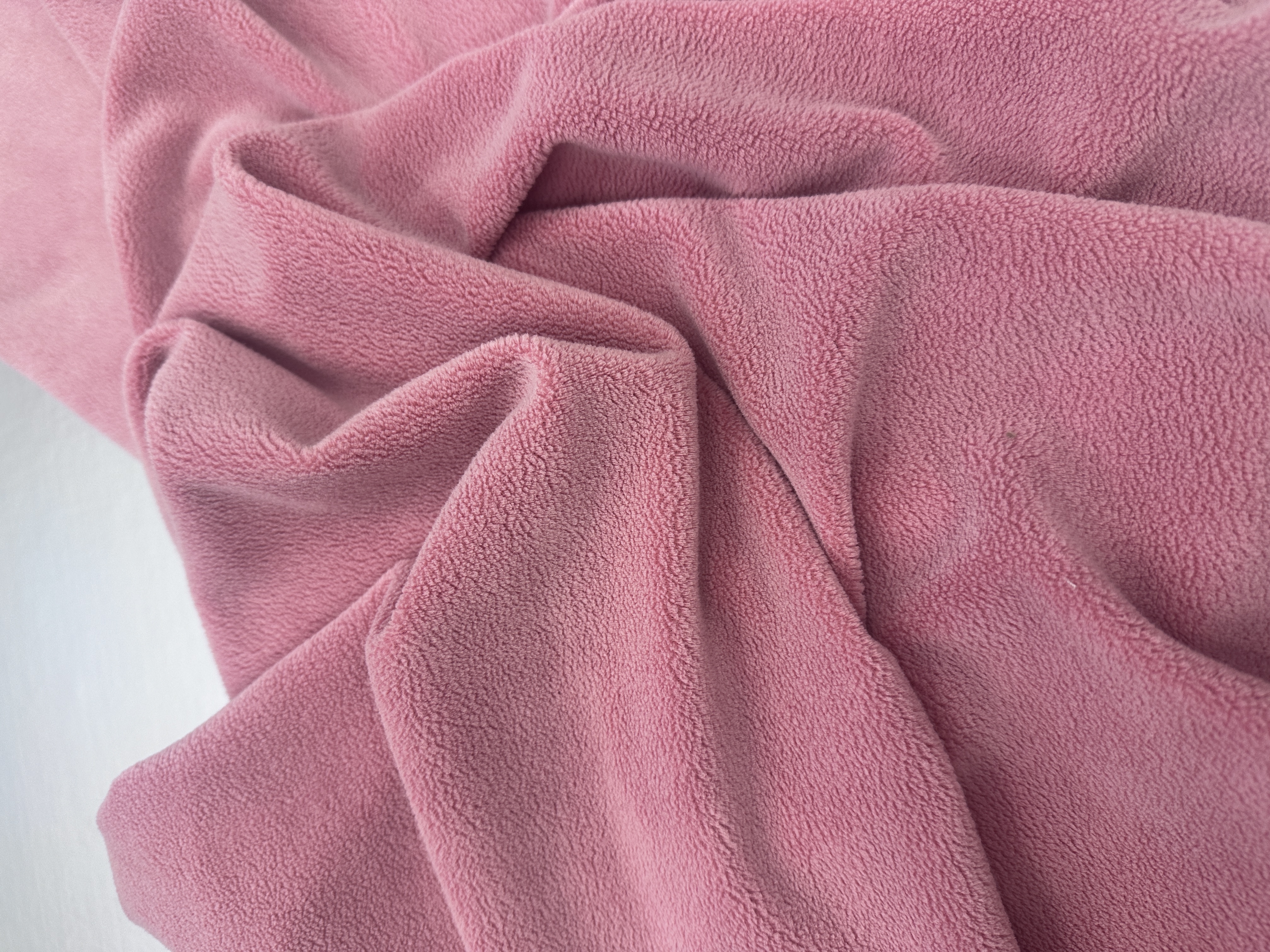 The warm base material of the Aoli velvet fabric is soft and comfortable. The thickened fabric for winter home wear is available in multiple colors Application Scenario