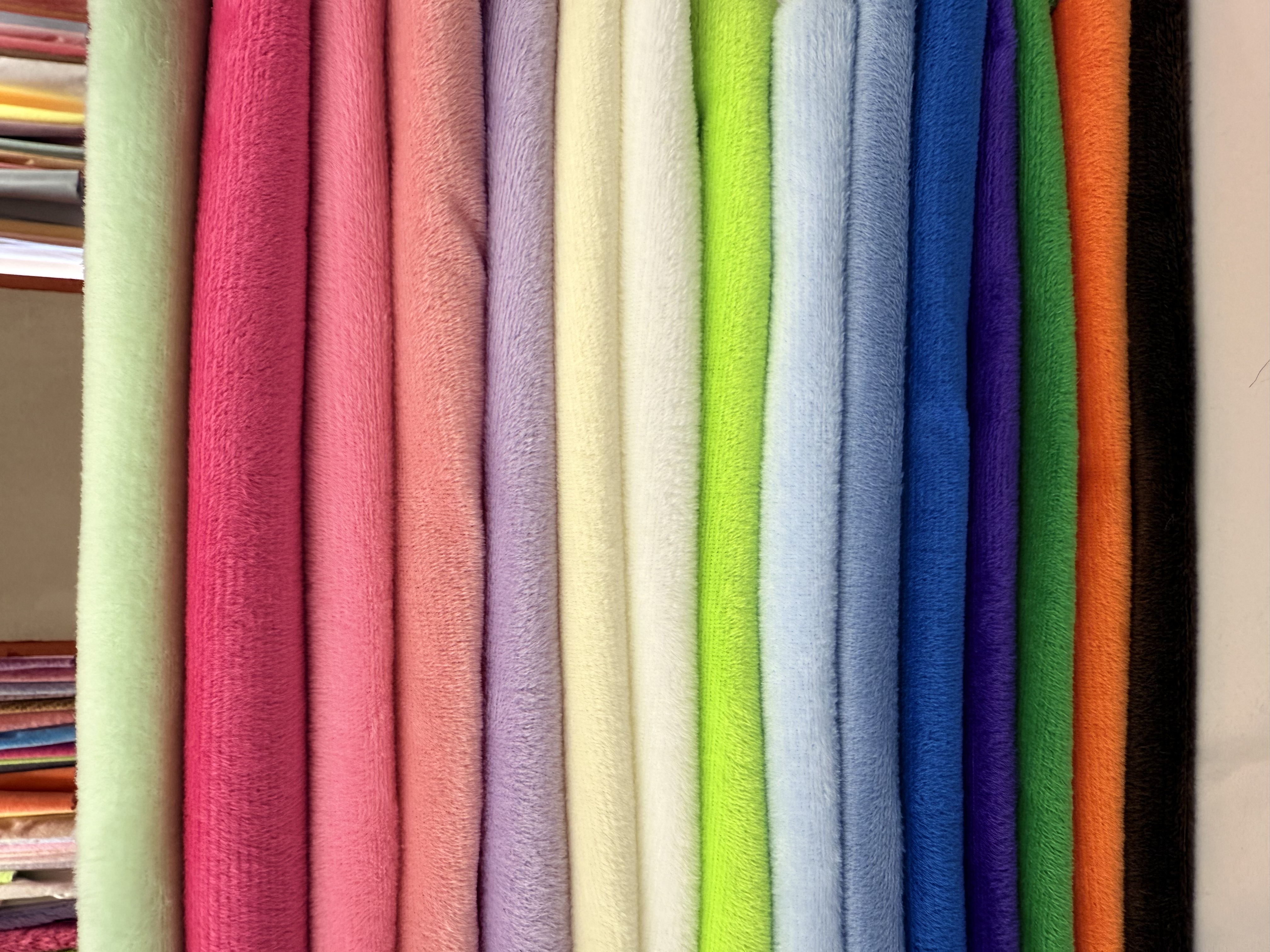 Wholesale of new toy and fashion accessories in plain crystal super soft fabric, 1-cent super soft short plush knitted fabric