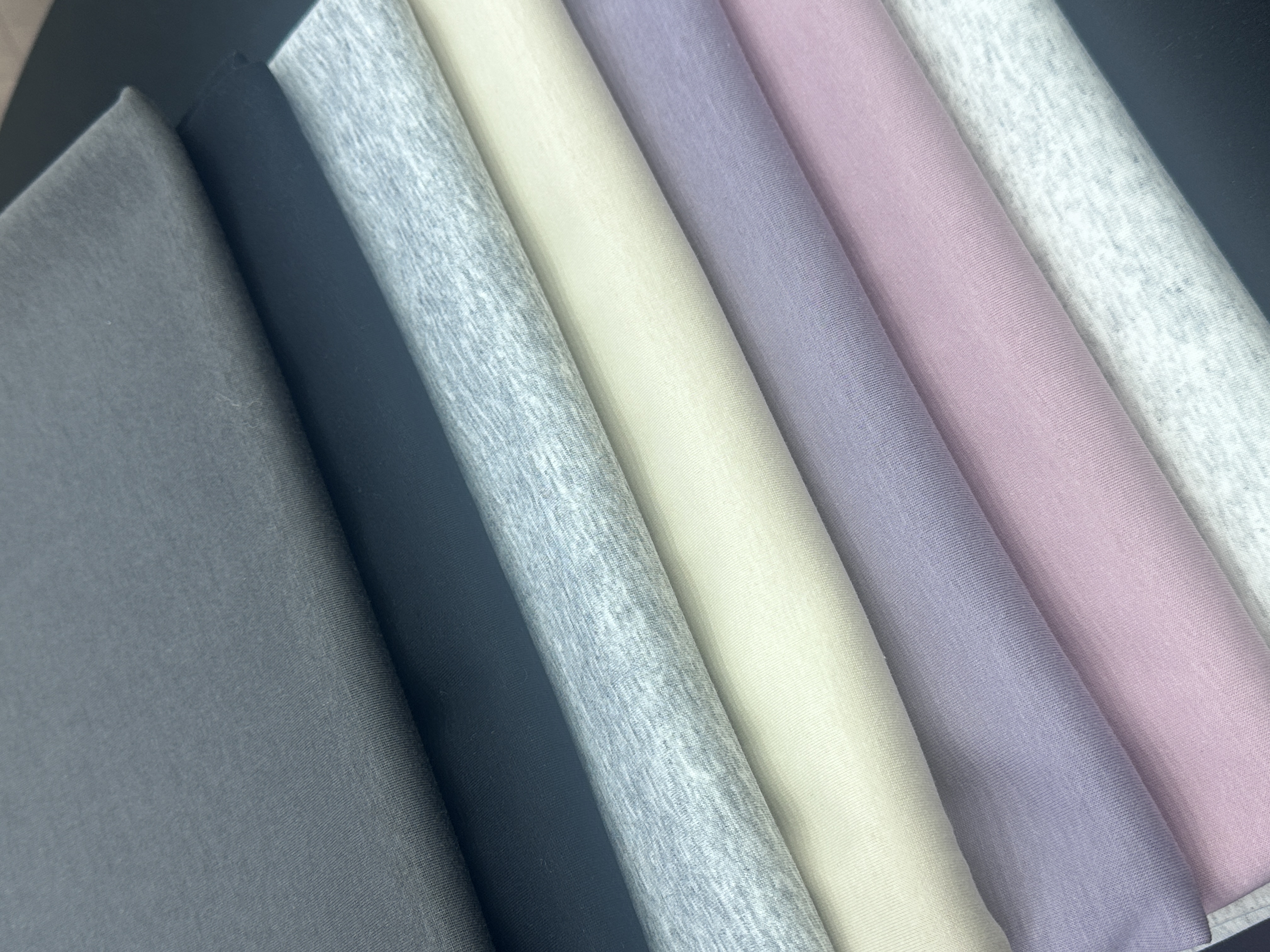 潮牌休闲套装卫衣面料新款曼巴棉精梳涤棉高弹空气层面料舒适透气产品图