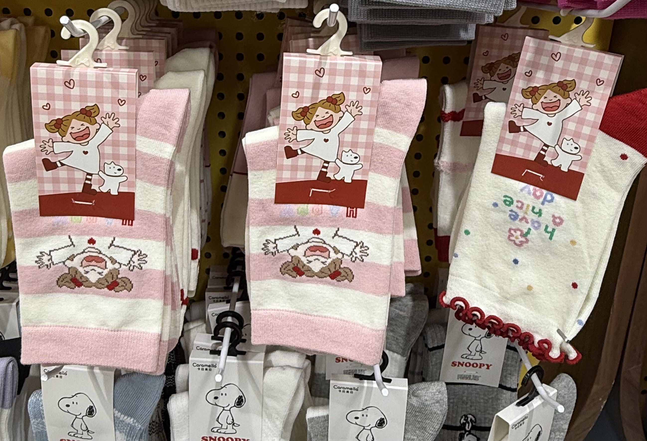 春秋新品卡通可爱kiki酱中筒袜粉色系条纹潮流女棉袜子