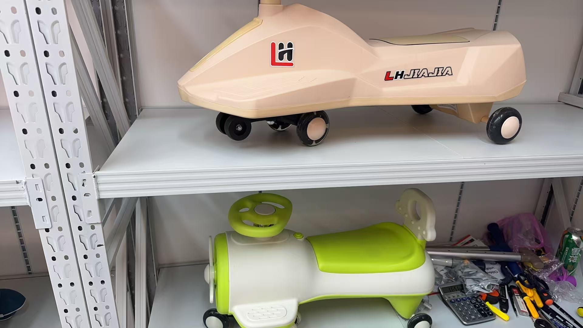 电动玩具车万向遥控可乘坐儿童童车娱乐玩具车适合男孩女孩