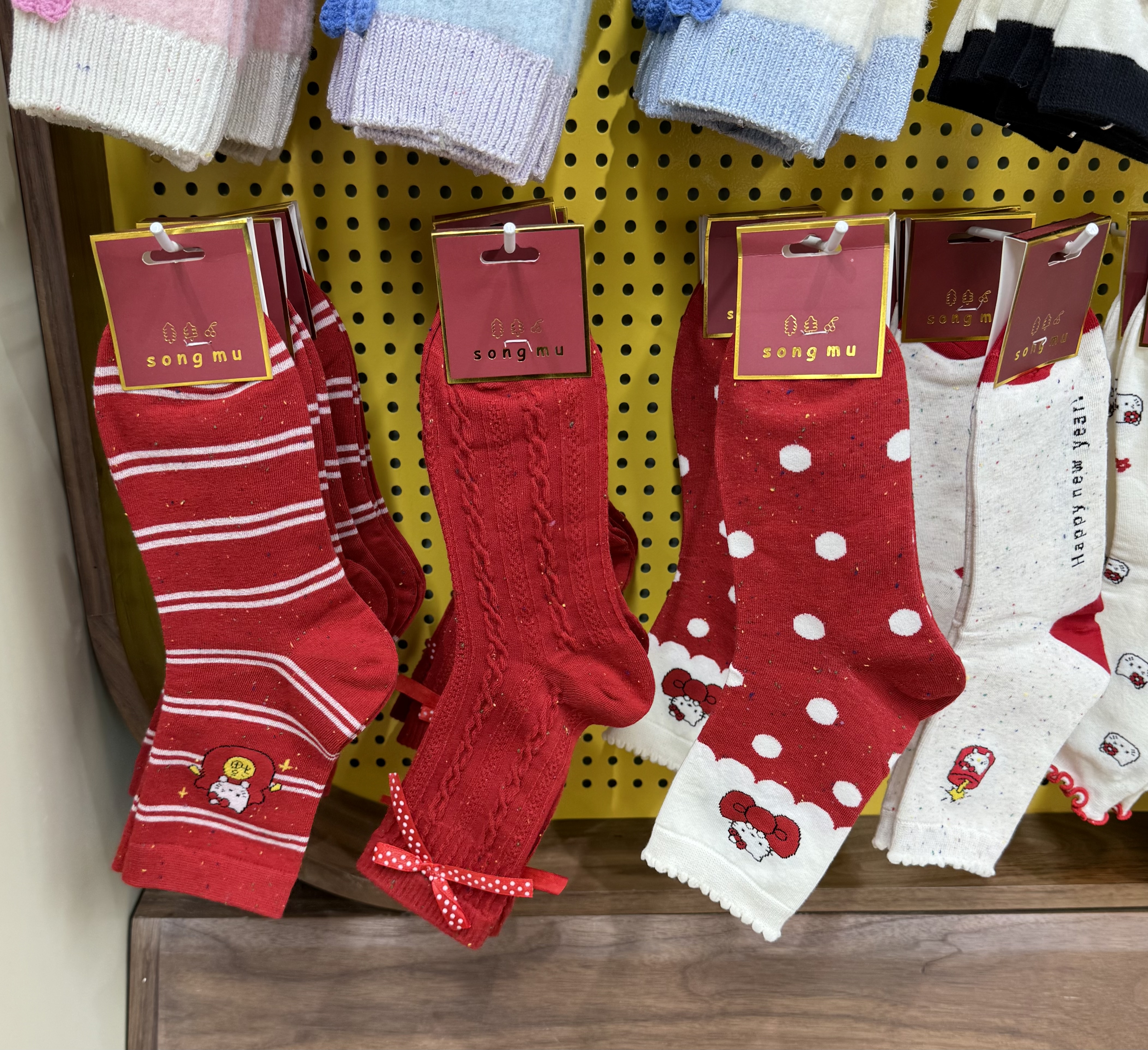 女士袜子纯棉秋冬新款红袜子女中筒棉袜本命年新年可爱甜美堆堆袜图