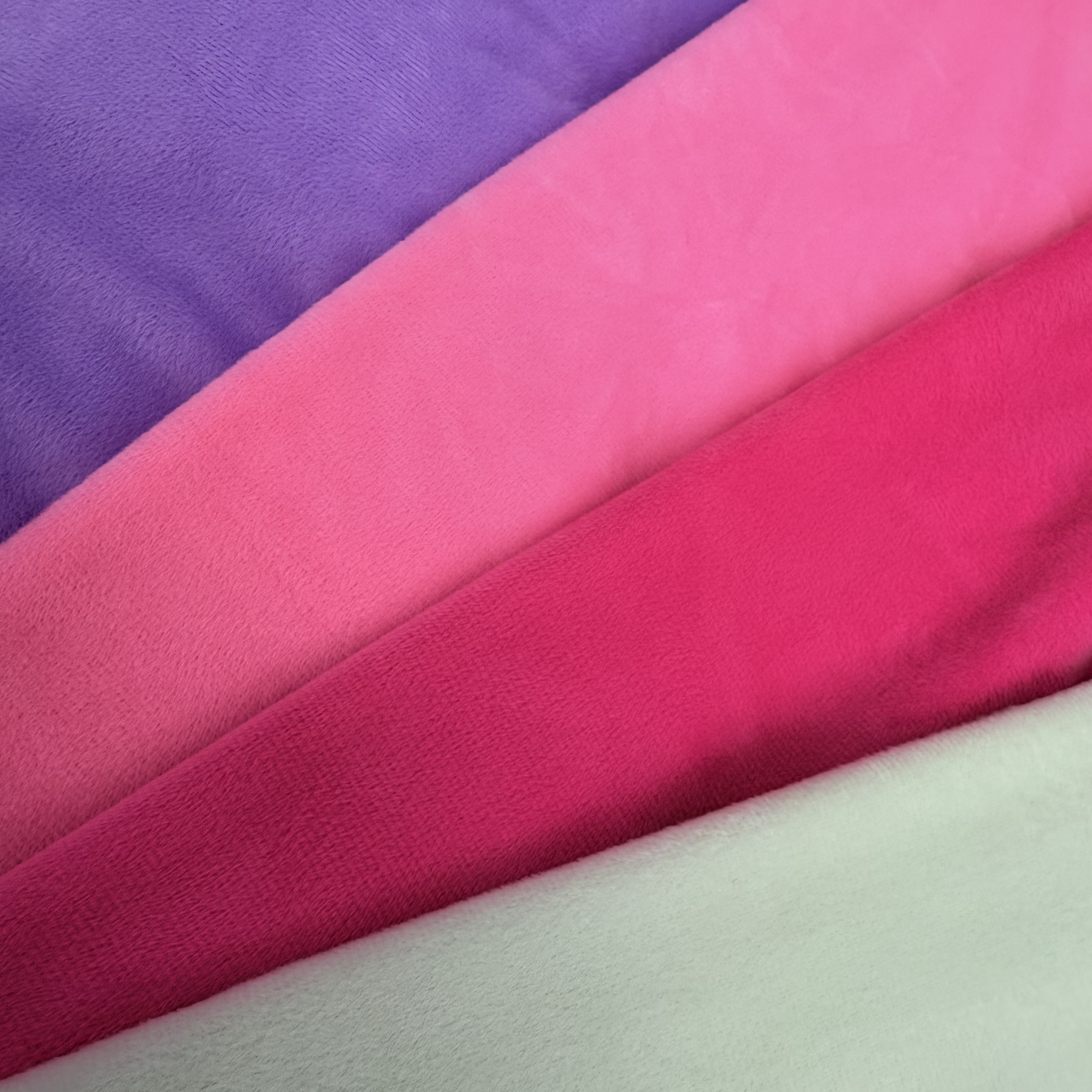Wholesale of new toy and fashion accessories in plain crystal super soft fabric, 1-cent super soft short plush knitted fabric details Picture