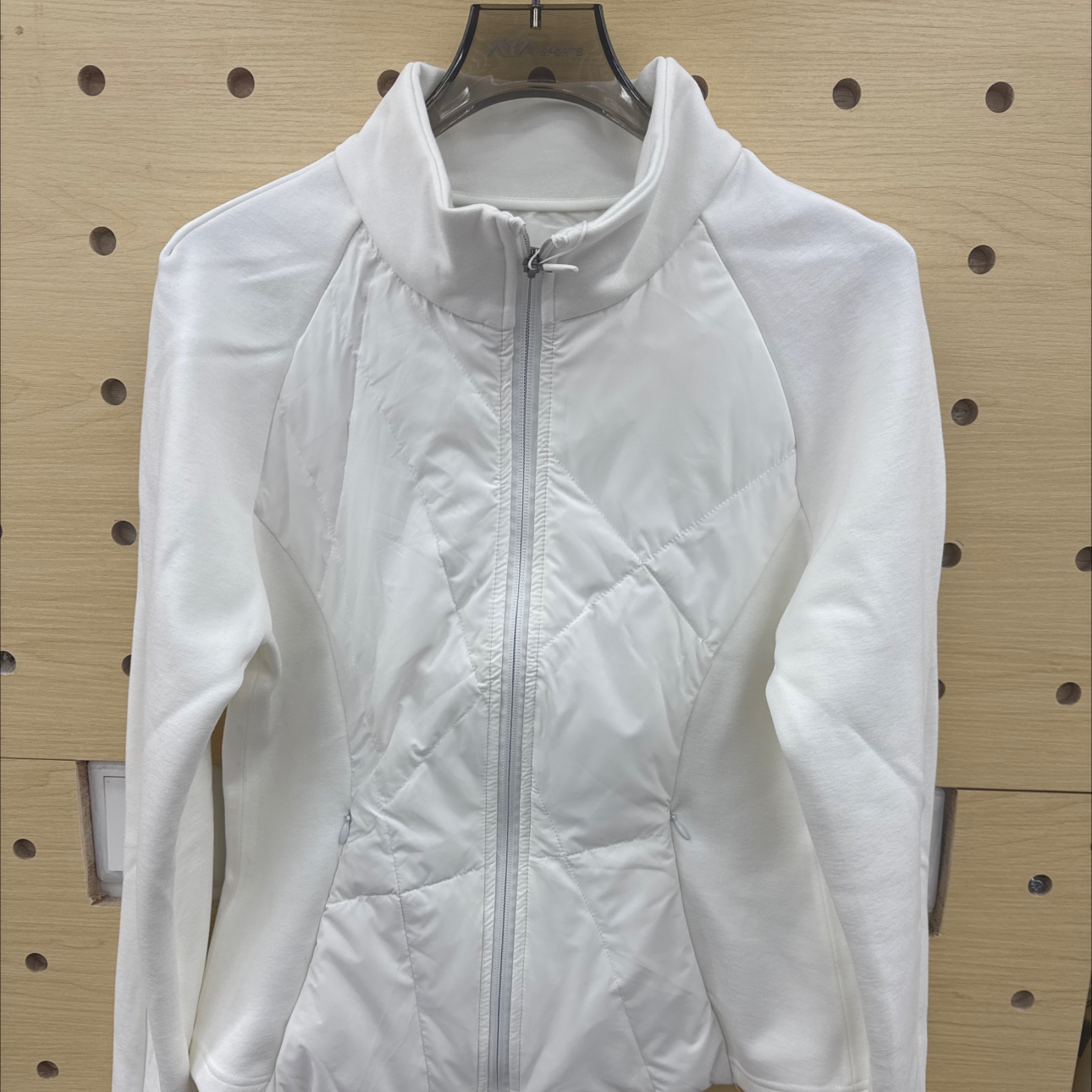 户外功能棉服实物图