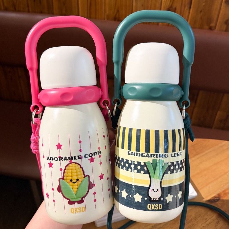 Large-capacity insulated cup 2025 new model, other high appearance level girls' straw, student portable water bottle for going out, children's insulated cup 680ML full figure