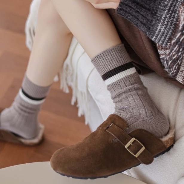 New autumn and winter socks for women: Thickened double flared wool socks, warm and cold-proof, simple Korean-style women's mid-calf socks Specification image