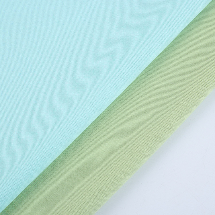 The 40S combed high-count fine-spun pure cotton fabric is soft and comfortable. It is a suitable thickness for home clothing