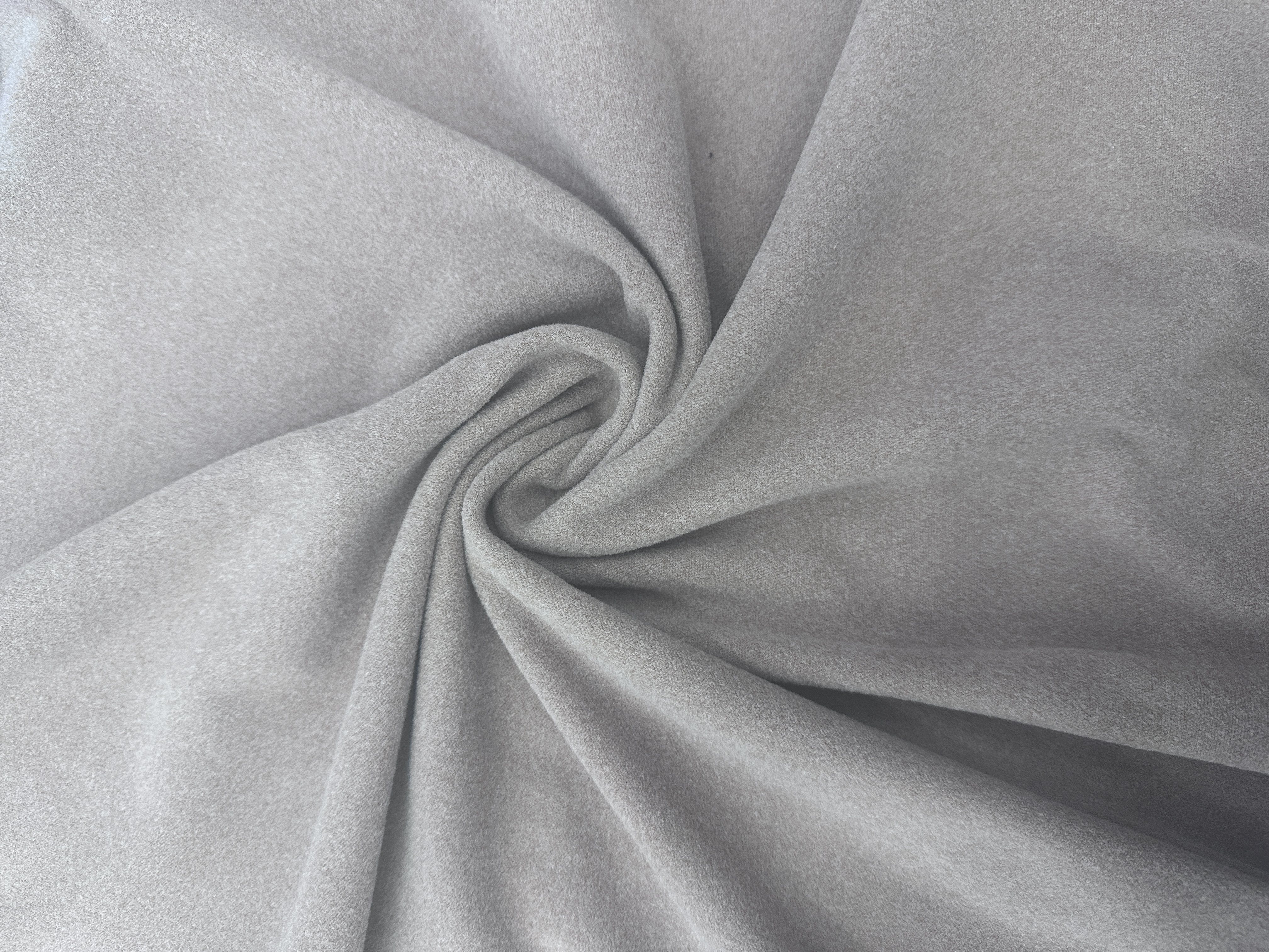 Pearlescent fleece, a warm base fabric detail image 1
