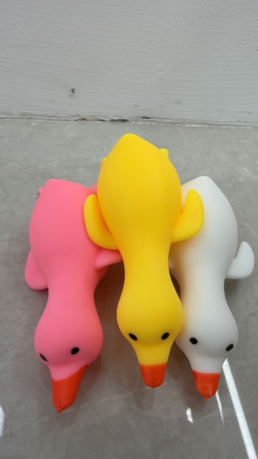 Little duckling pinches toys details Picture